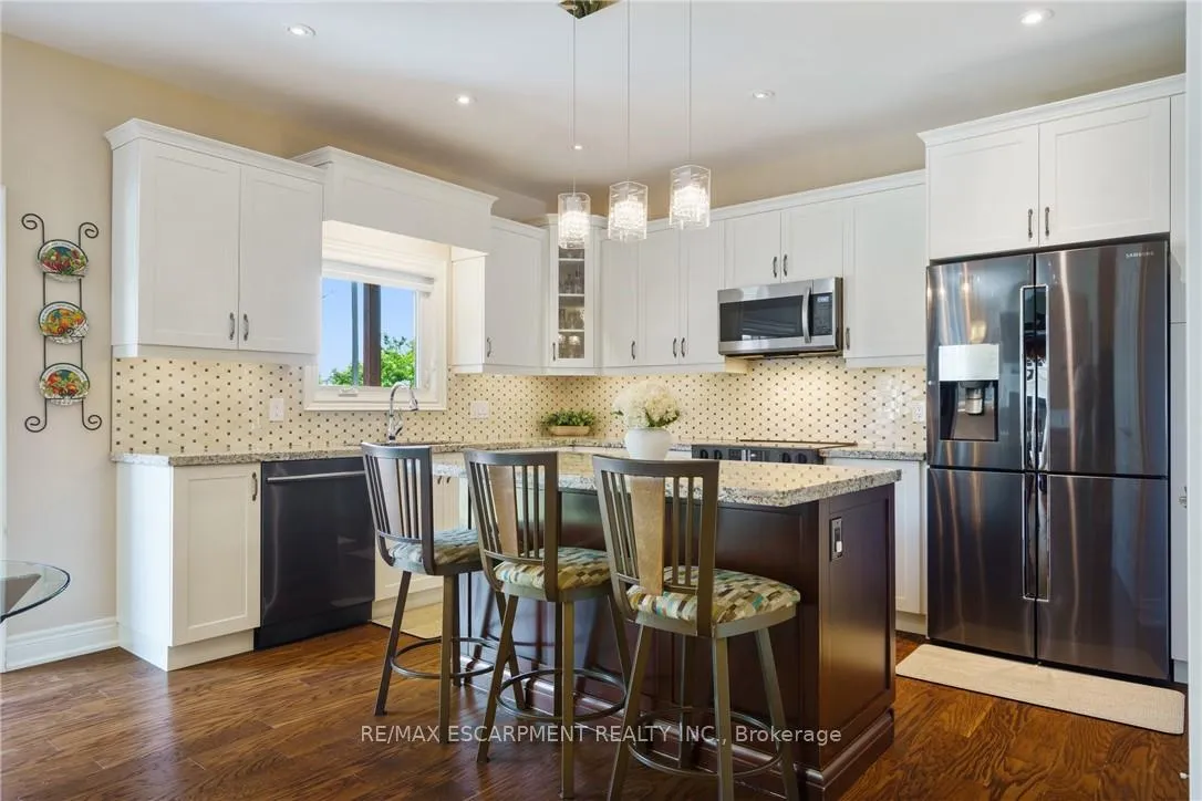 Photo 7 of 8952 Black Forest Crescent, Niagara Falls, Forestview — HOMEH