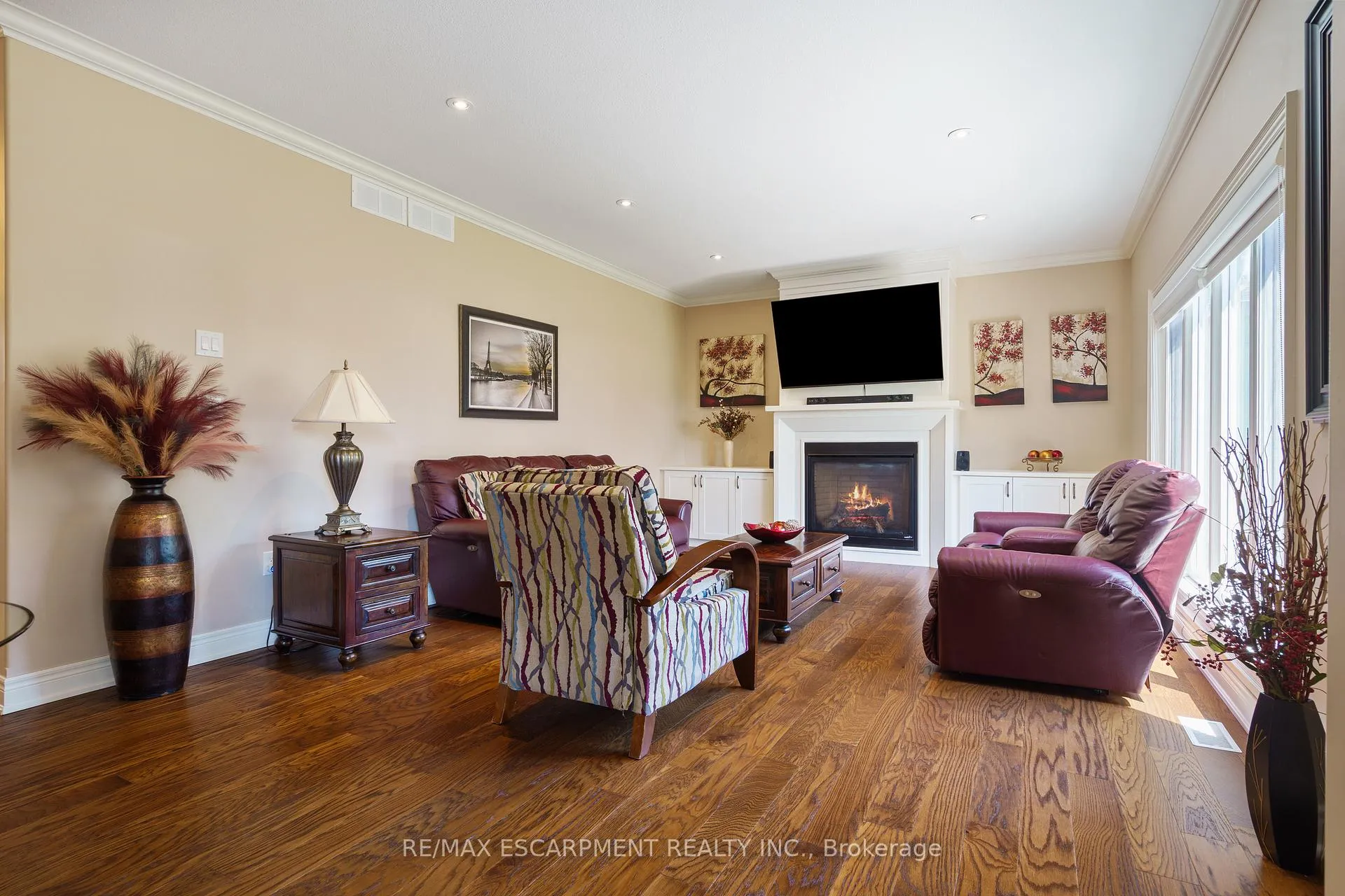 Photo 13 of 8952 Black Forest Crescent, Niagara Falls, Forestview — HOMEH