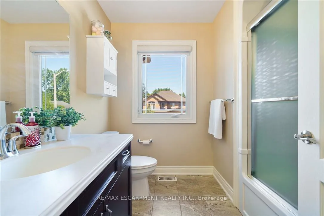 Photo 25 of 8952 Black Forest Crescent, Niagara Falls, Forestview — HOMEH