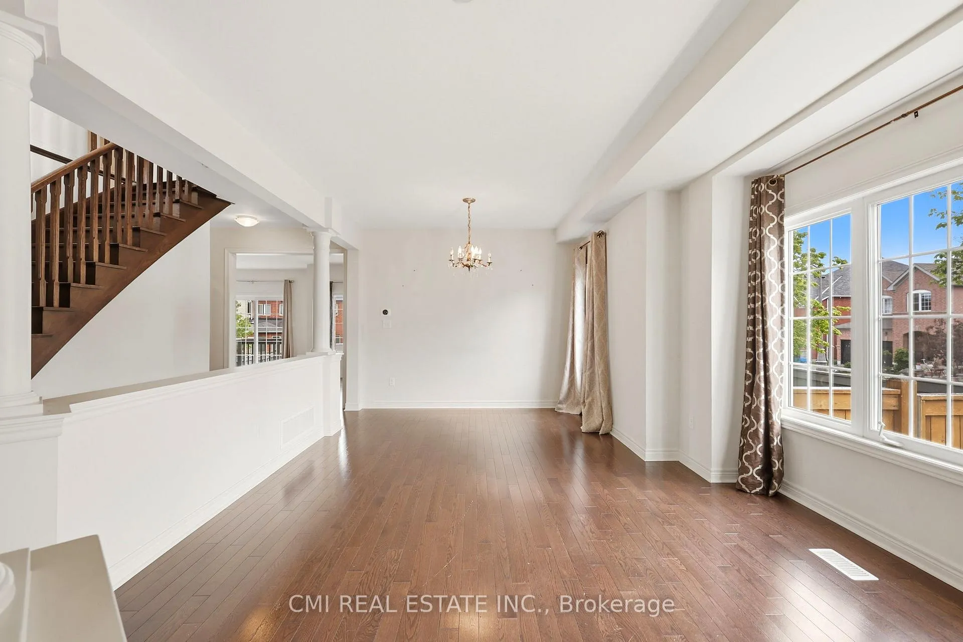 Photo 5 of 1321 Kenmark Avenue, Oshawa, Taunton — HOMEH