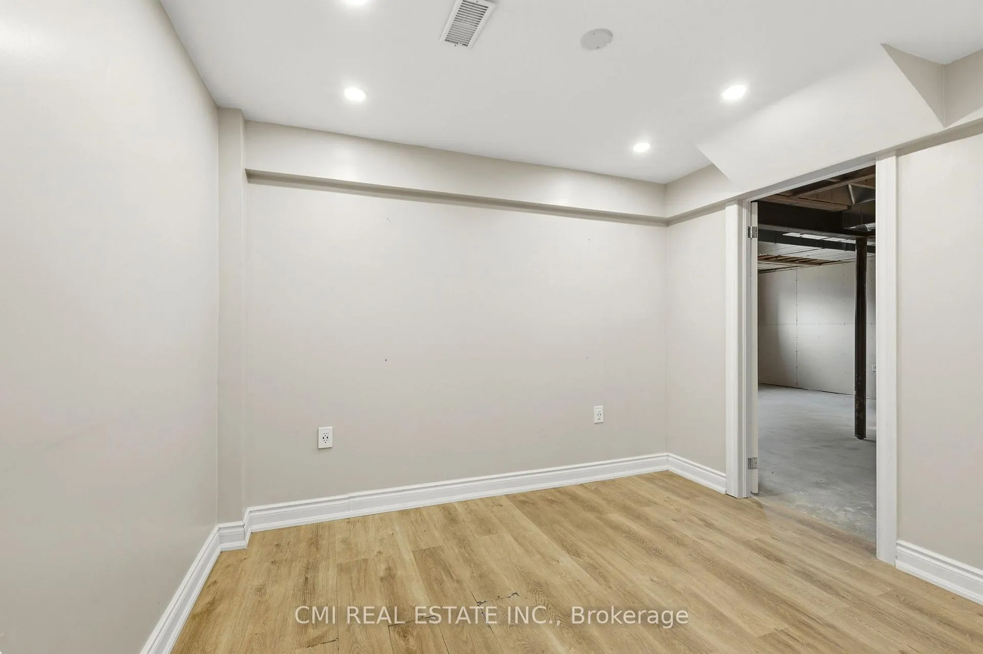 Photo 32 of 1321 Kenmark Avenue, Oshawa, Taunton — HOMEH