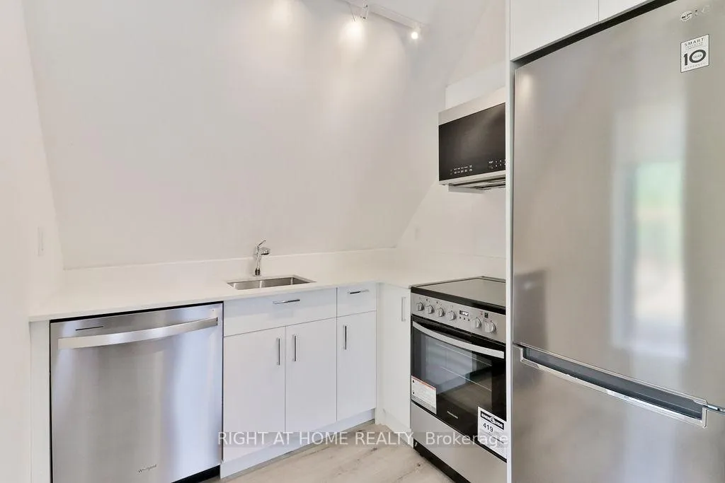 Photo 5 of Unit 3, 45 Brock Avenue, Toronto, South Parkdale — HOMEH