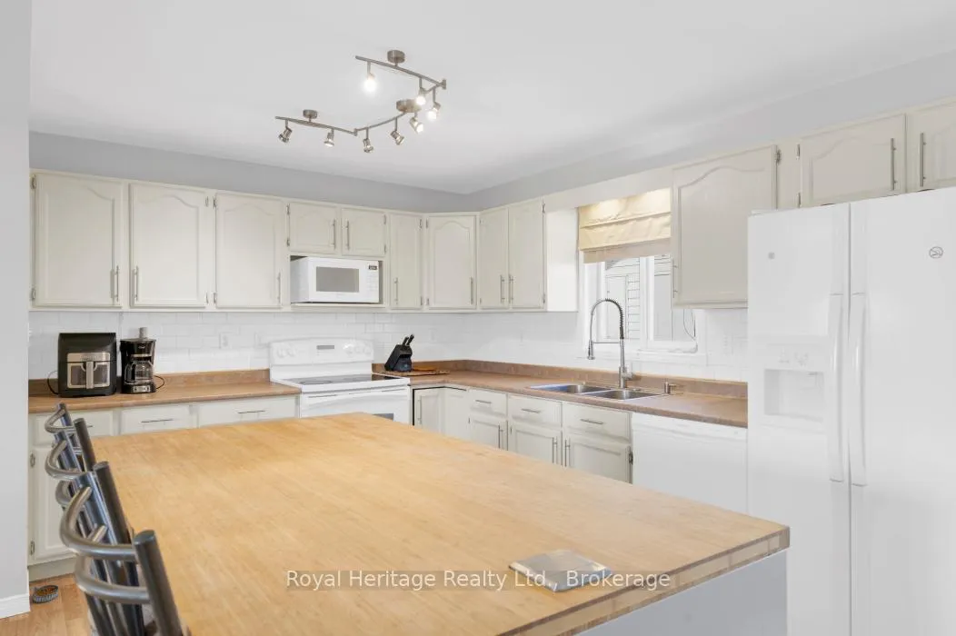 Photo 10 of 93 Tannery Road, Madoc — HOMEH