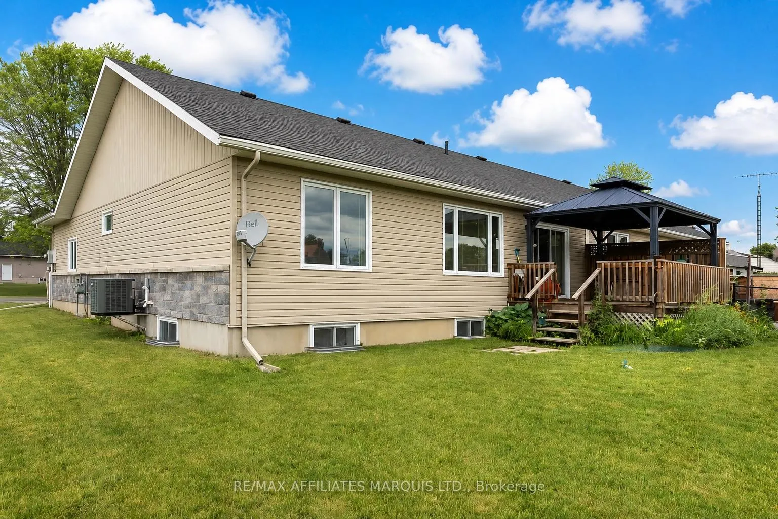 Photo 3 of 23B Caldwell Drive, South Dundas, Iroquois — HOMEH
