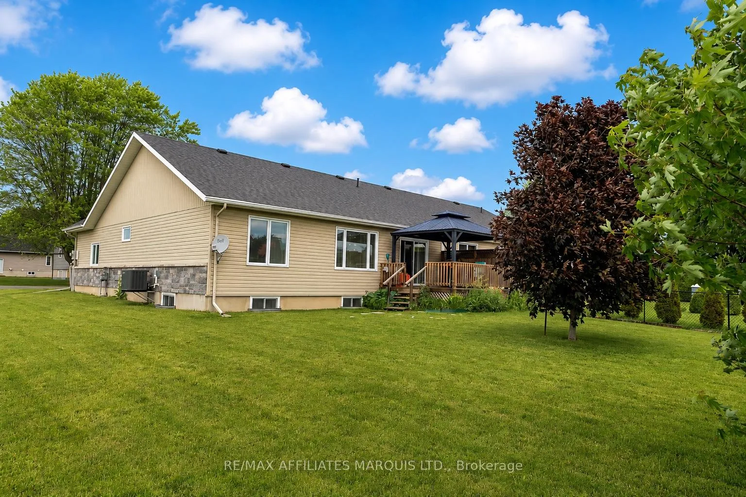 Photo 4 of 23B Caldwell Drive, South Dundas, Iroquois — HOMEH