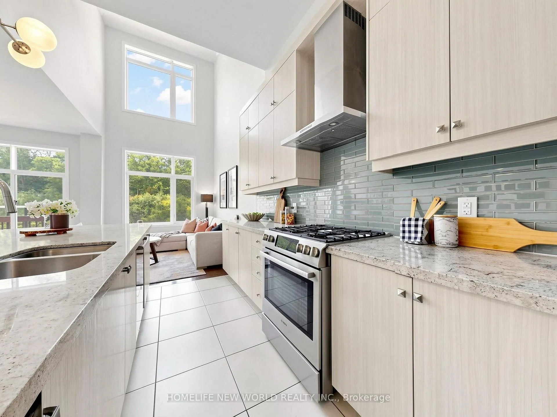 Photo 9 of 590 Marc Santi Boulevard, Vaughan, Patterson — HOMEH