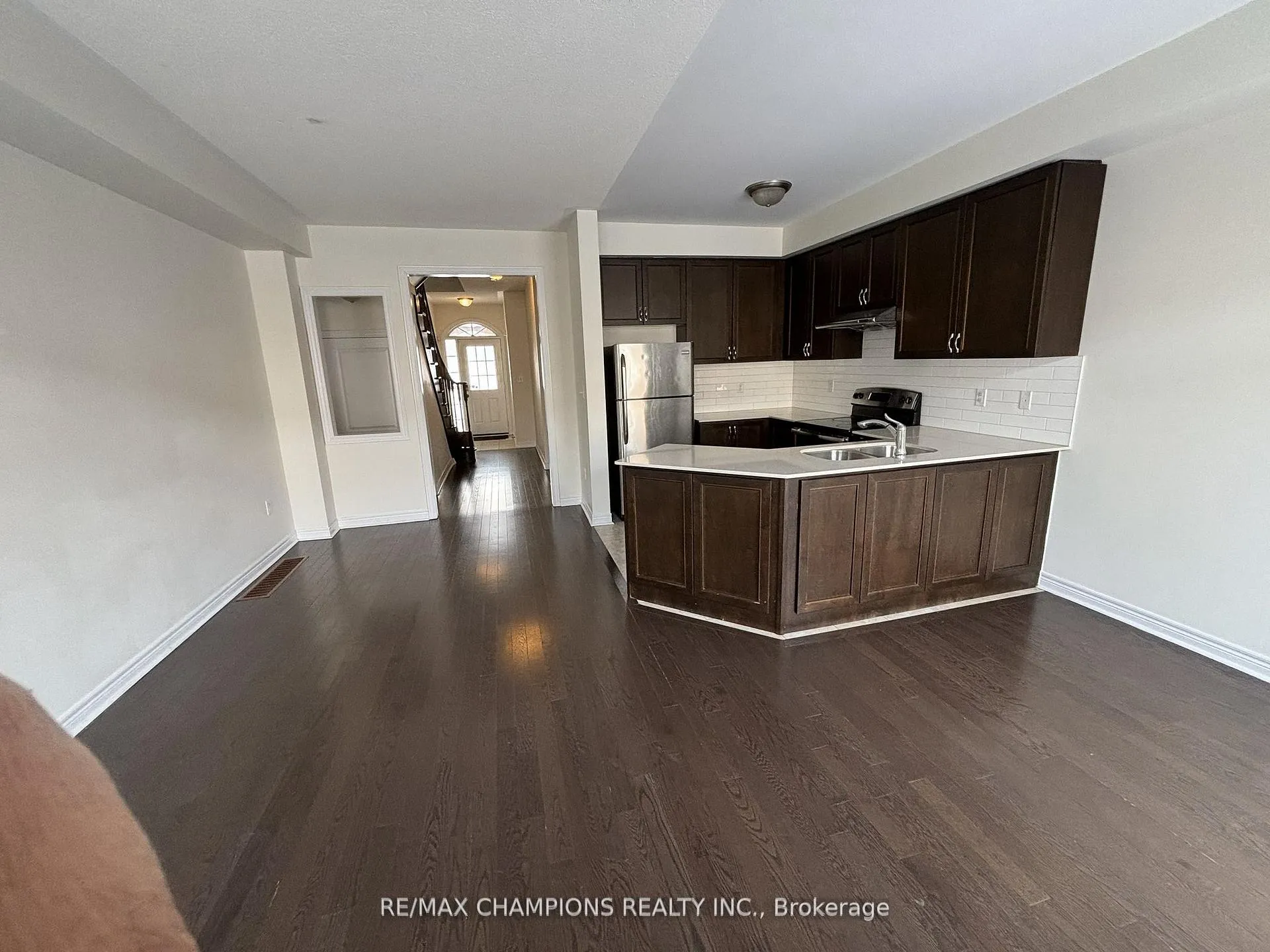 Photo 5 of 64 Pennycross Crescent, Brampton, Northwest Brampton — HOMEH