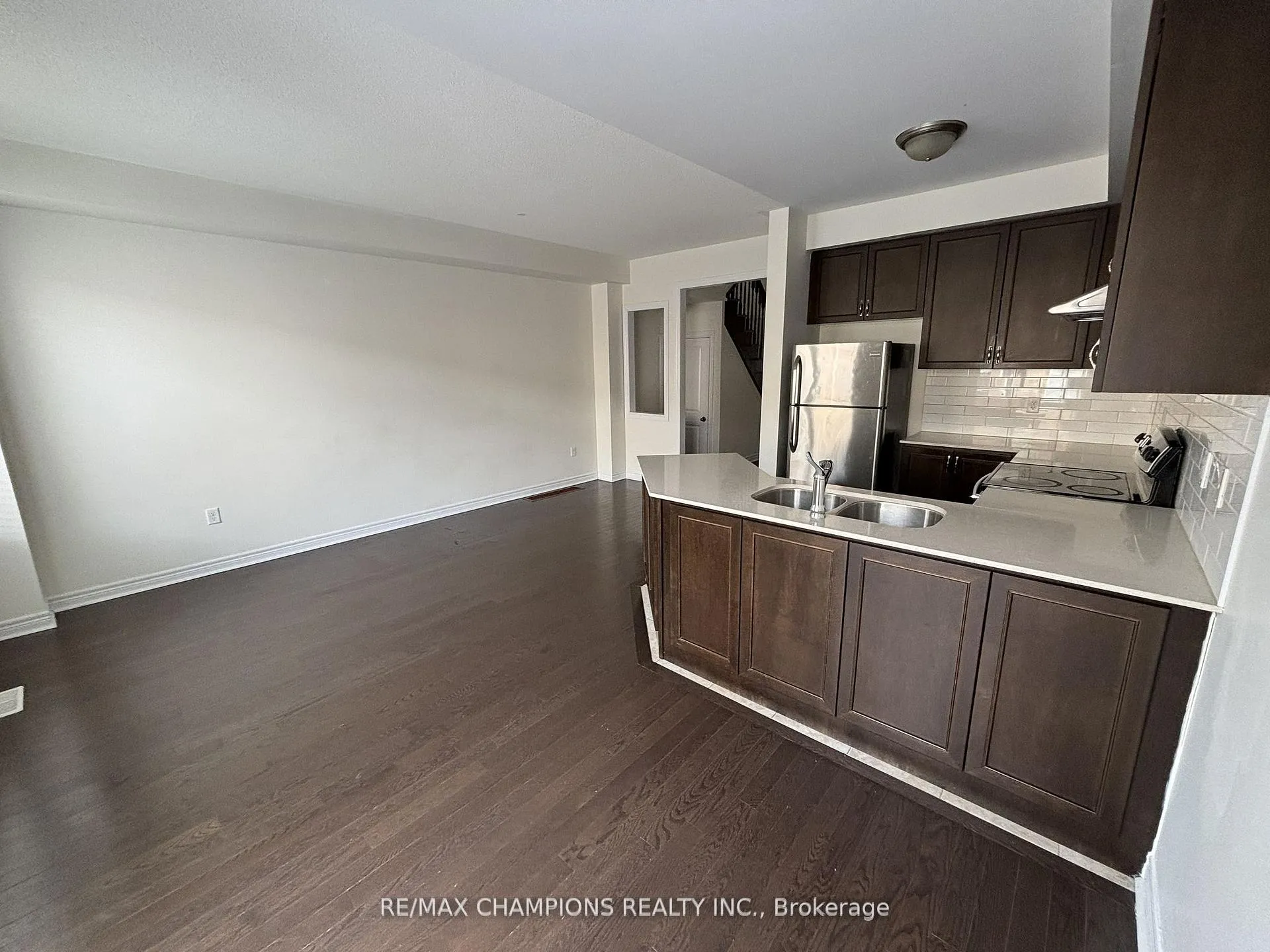 Photo 6 of 64 Pennycross Crescent, Brampton, Northwest Brampton — HOMEH