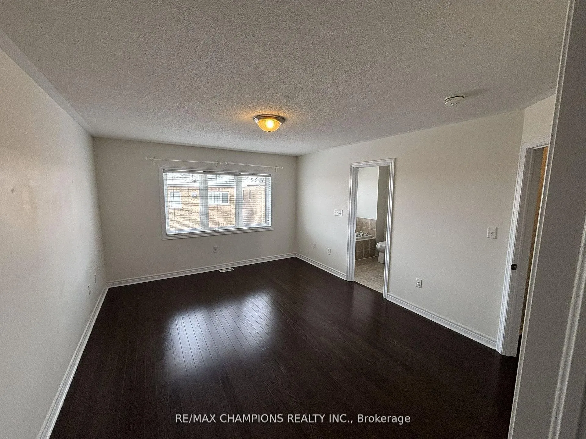 Photo 13 of 64 Pennycross Crescent, Brampton, Northwest Brampton — HOMEH