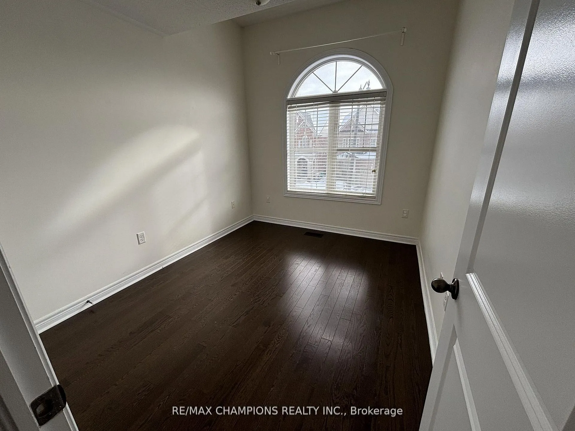 Photo 16 of 64 Pennycross Crescent, Brampton, Northwest Brampton — HOMEH