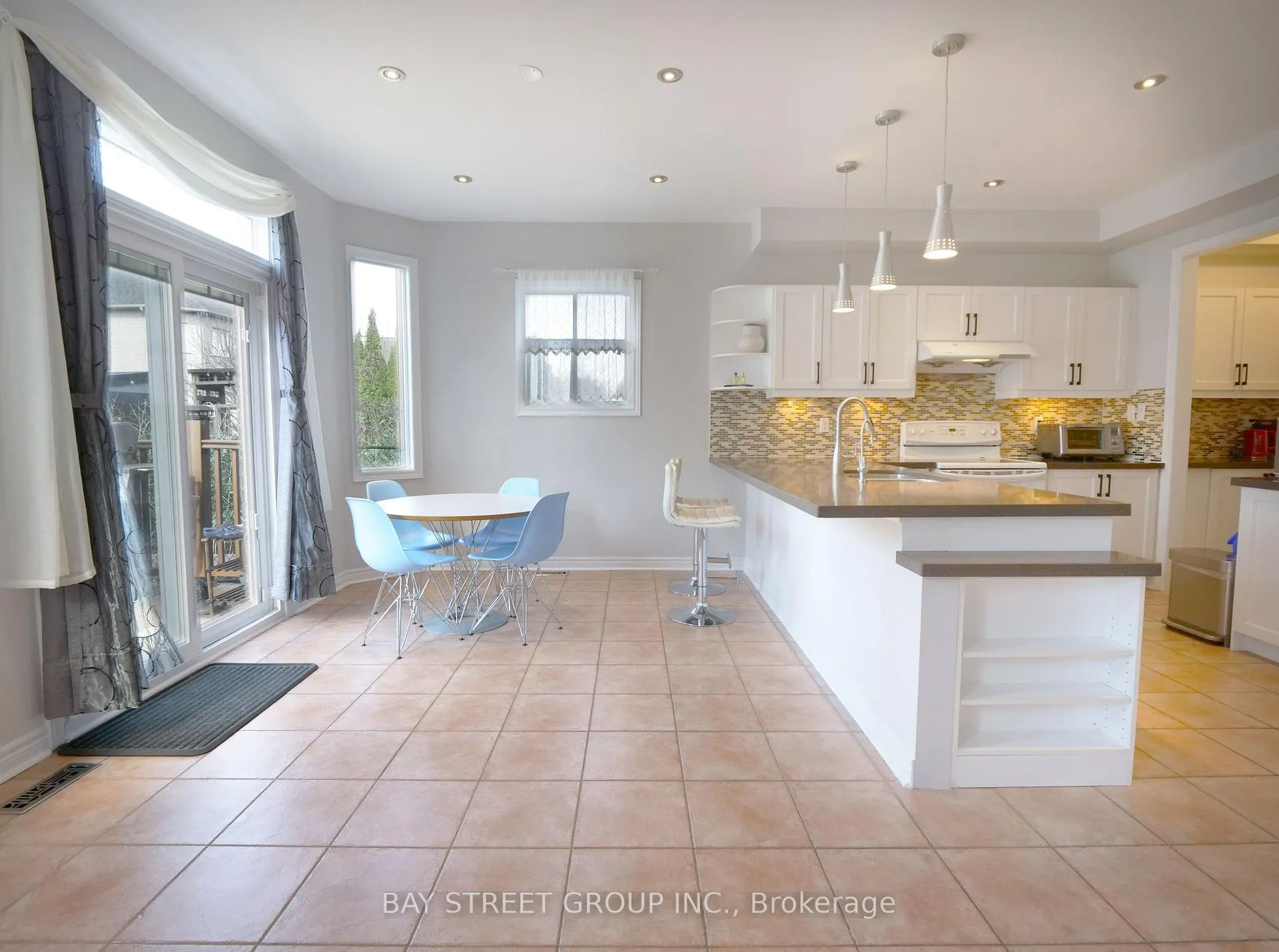 Photo 12 of 346 Castan Avenue, Markham, Village Green-South Unionville — HOMEH