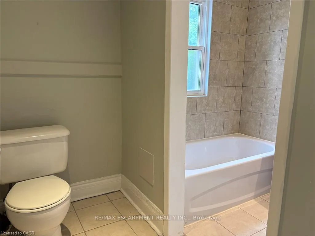 Photo 8 of Unit 2F & 3F, 269 Main Street W, Hamilton, Kirkendall — HOMEH