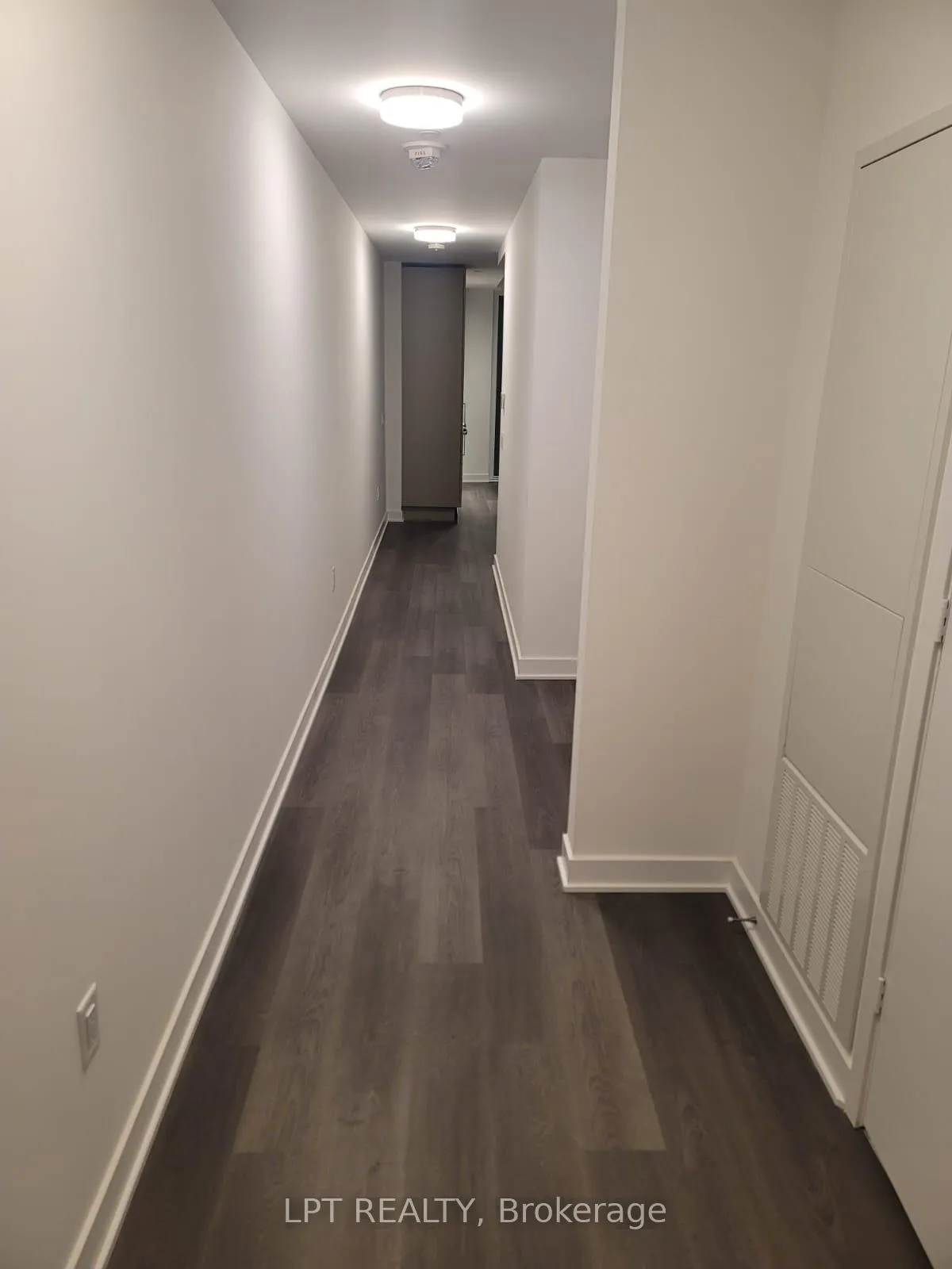 Photo 3 of Unit 220, 3900 Confederation Parkway, Mississauga, City Centre — HOMEH