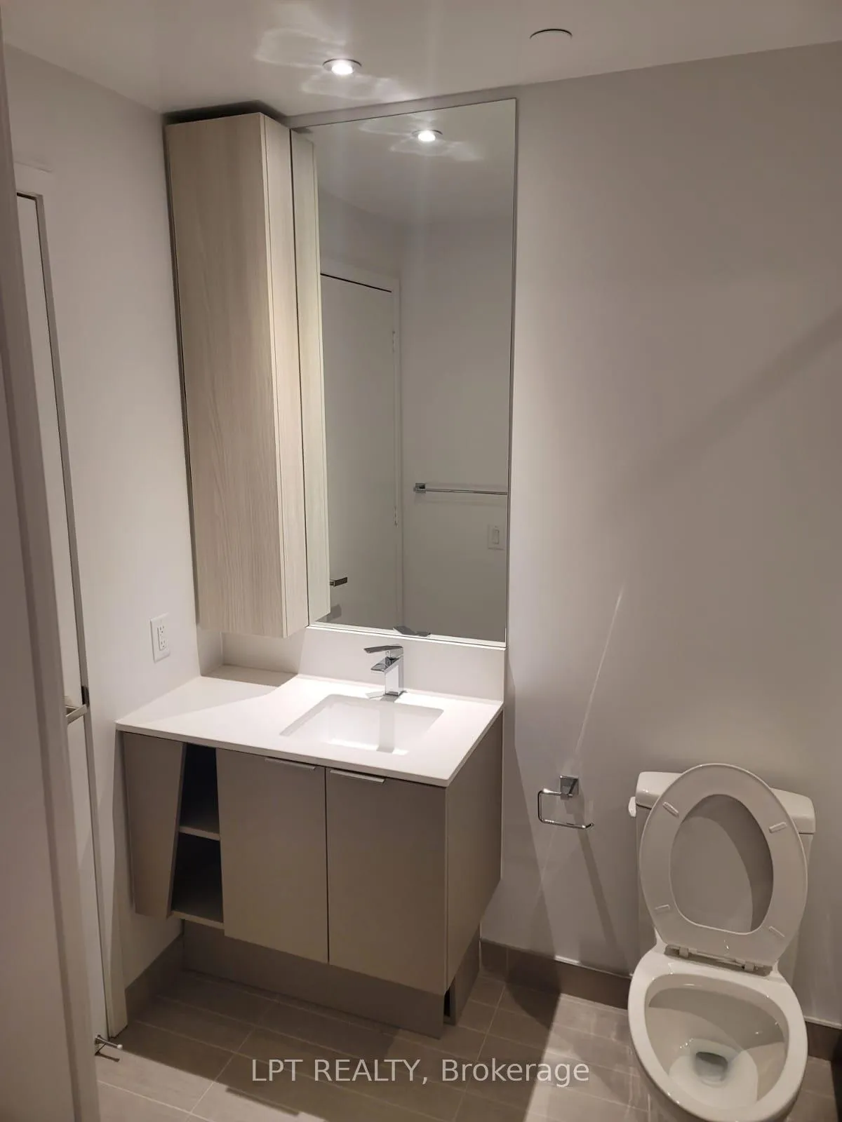 Photo 10 of Unit 220, 3900 Confederation Parkway, Mississauga, City Centre — HOMEH