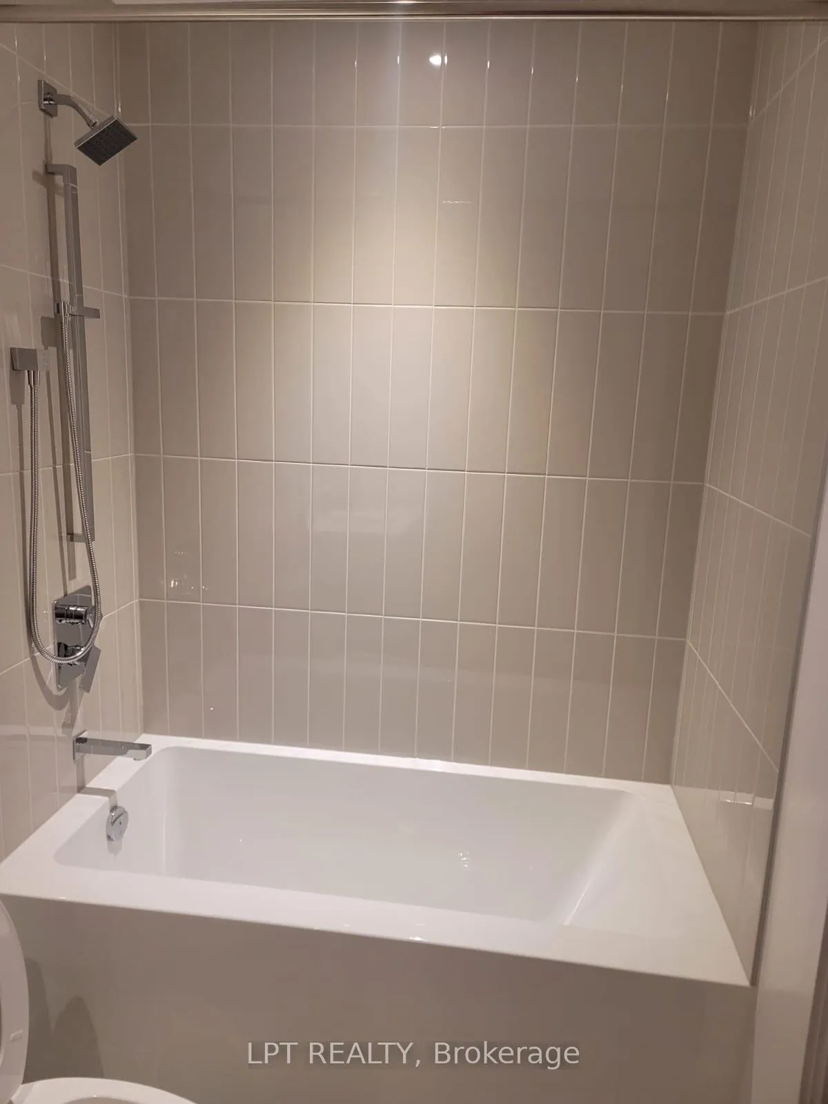 Photo 11 of Unit 220, 3900 Confederation Parkway, Mississauga, City Centre — HOMEH