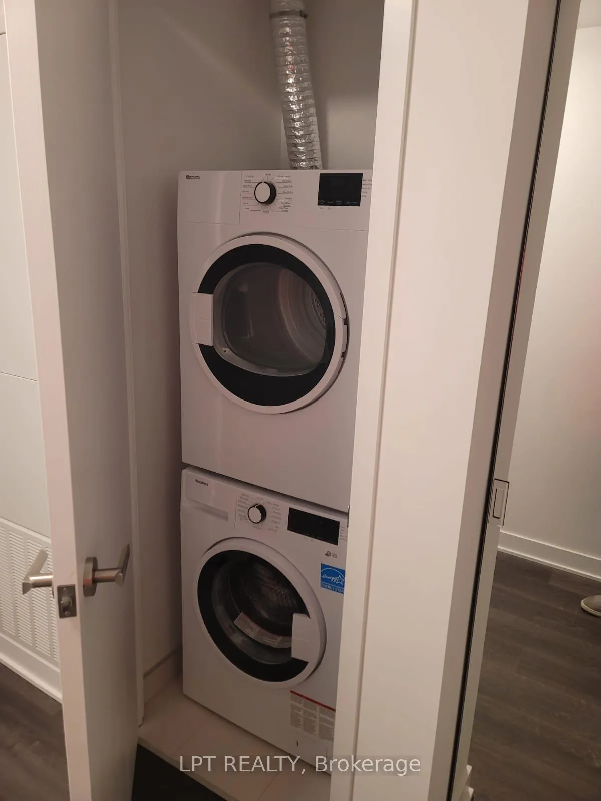 Photo 12 of Unit 220, 3900 Confederation Parkway, Mississauga, City Centre — HOMEH