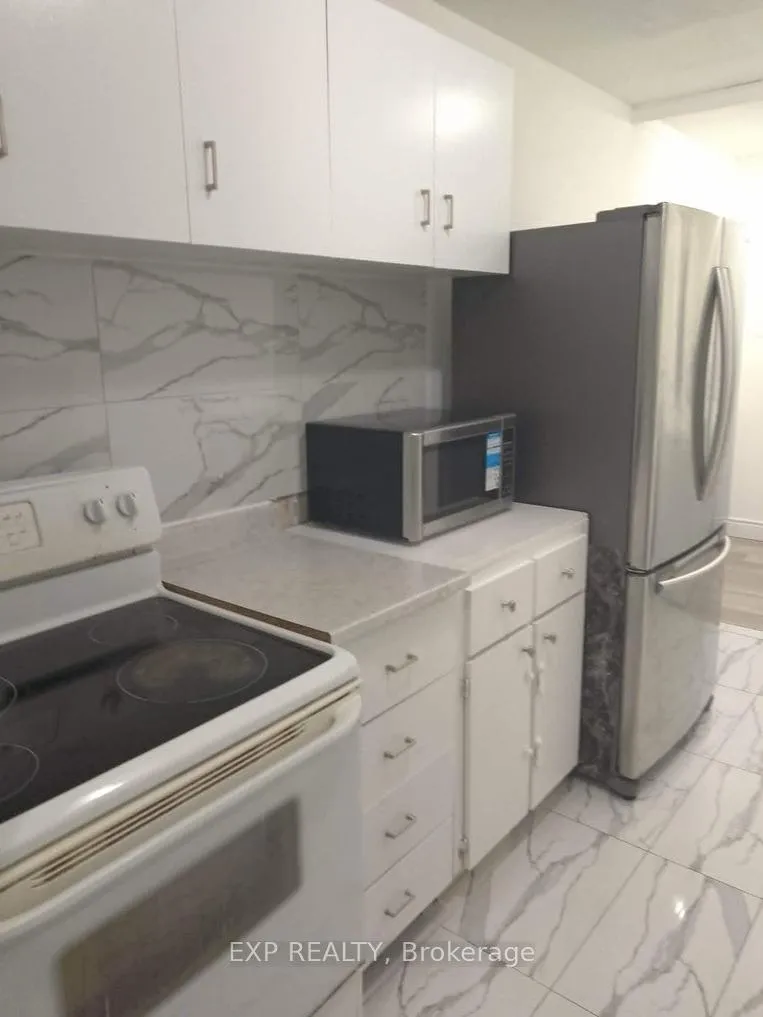 Photo 5 of Unit 816, 320 Dixon Road, Etobicoke, Kingsview Village-The Westway — HOMEH