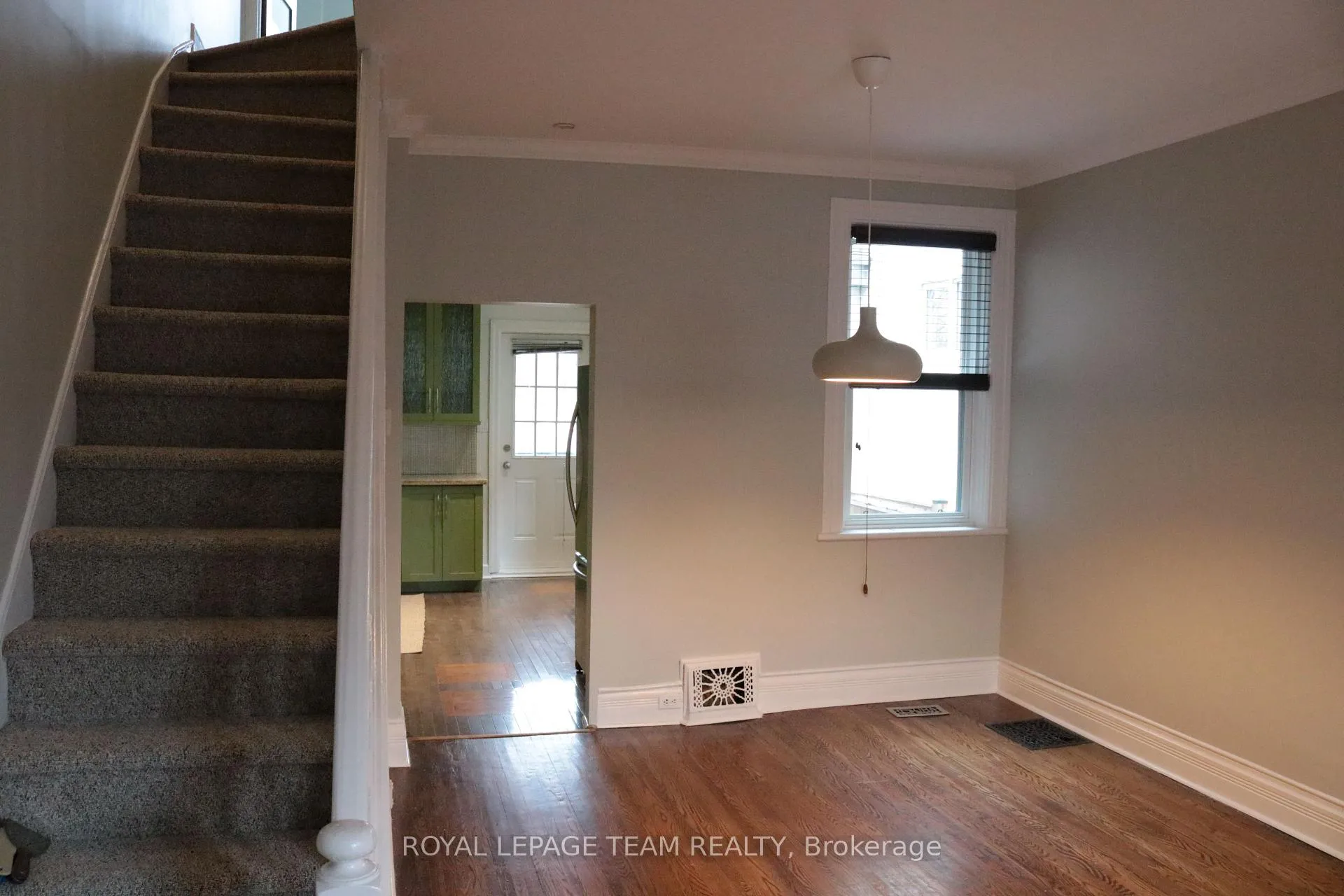 Photo 6 of 35 Ivy Crescent, Ottawa, Lindenlea — HOMEH