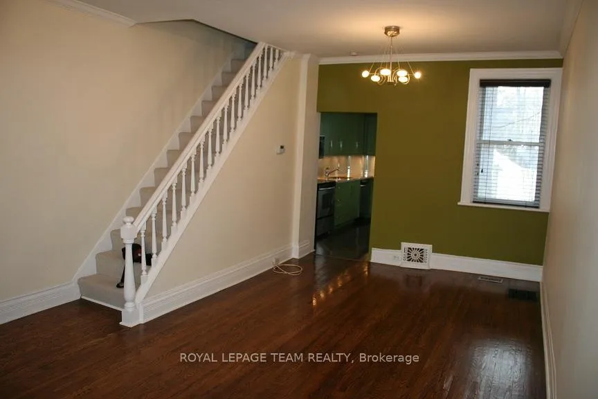 Photo 7 of 35 Ivy Crescent, Ottawa, Lindenlea — HOMEH