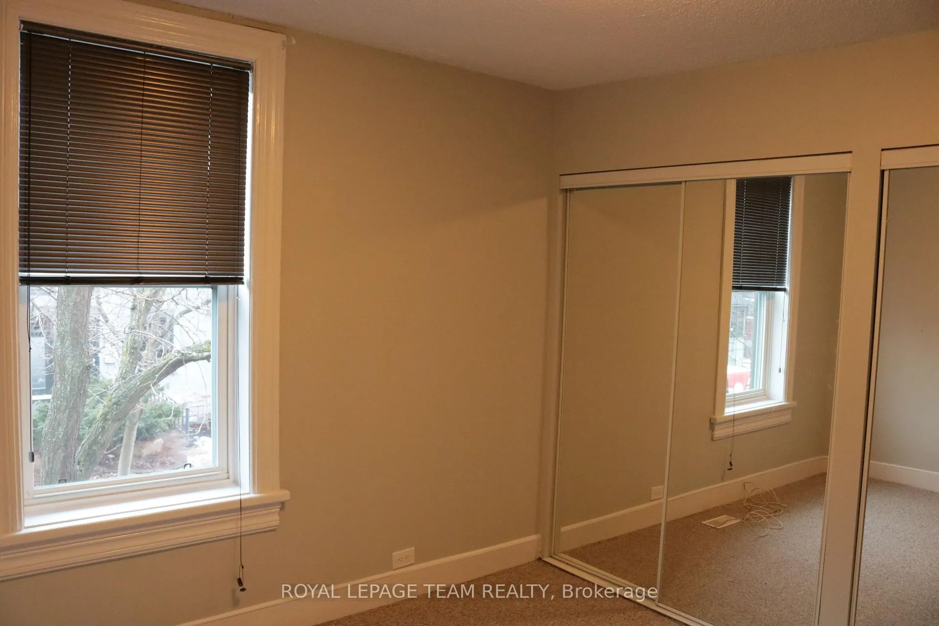 Photo 14 of 35 Ivy Crescent, Ottawa, Lindenlea — HOMEH