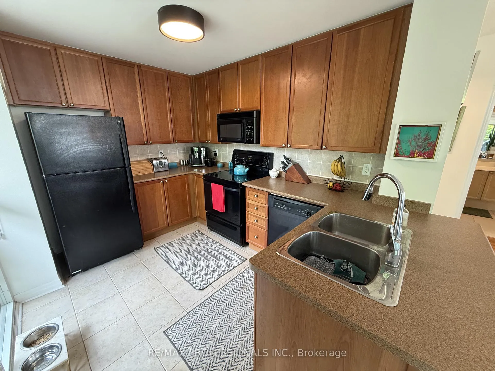 Photo 4 of Unit 216, 80 Port Street E, Mississauga, Port Credit — HOMEH