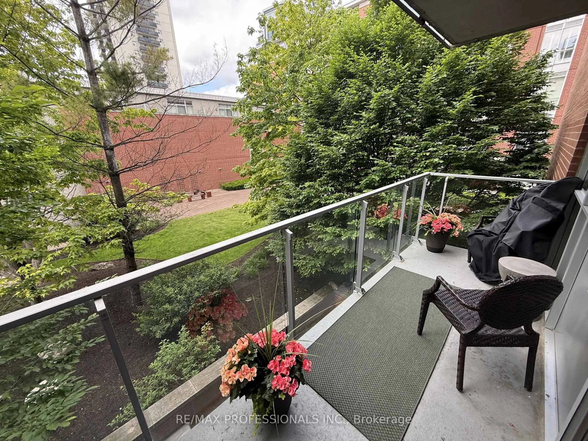 Photo 7 of Unit 216, 80 Port Street E, Mississauga, Port Credit — HOMEH