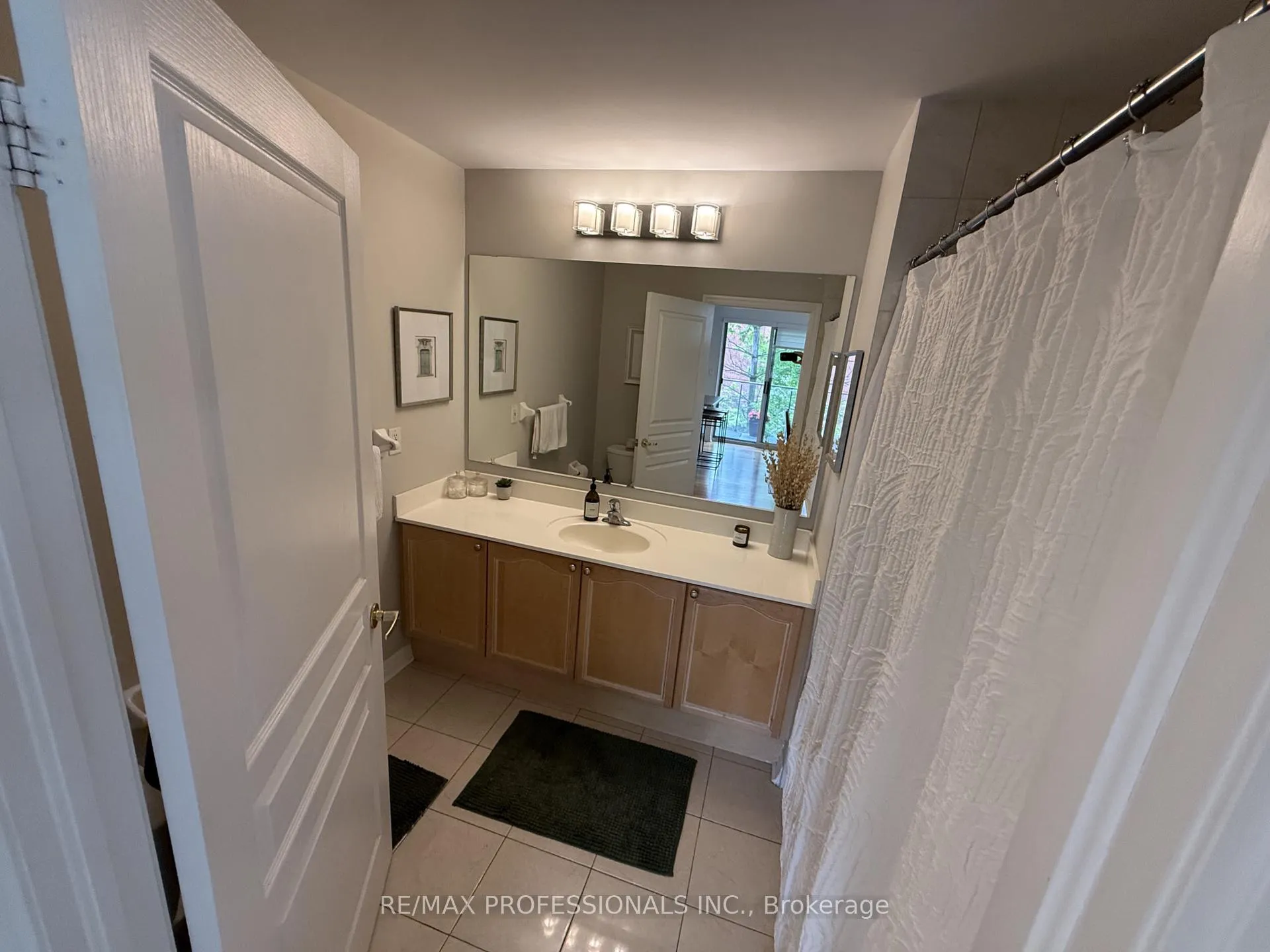 Photo 8 of Unit 216, 80 Port Street E, Mississauga, Port Credit — HOMEH