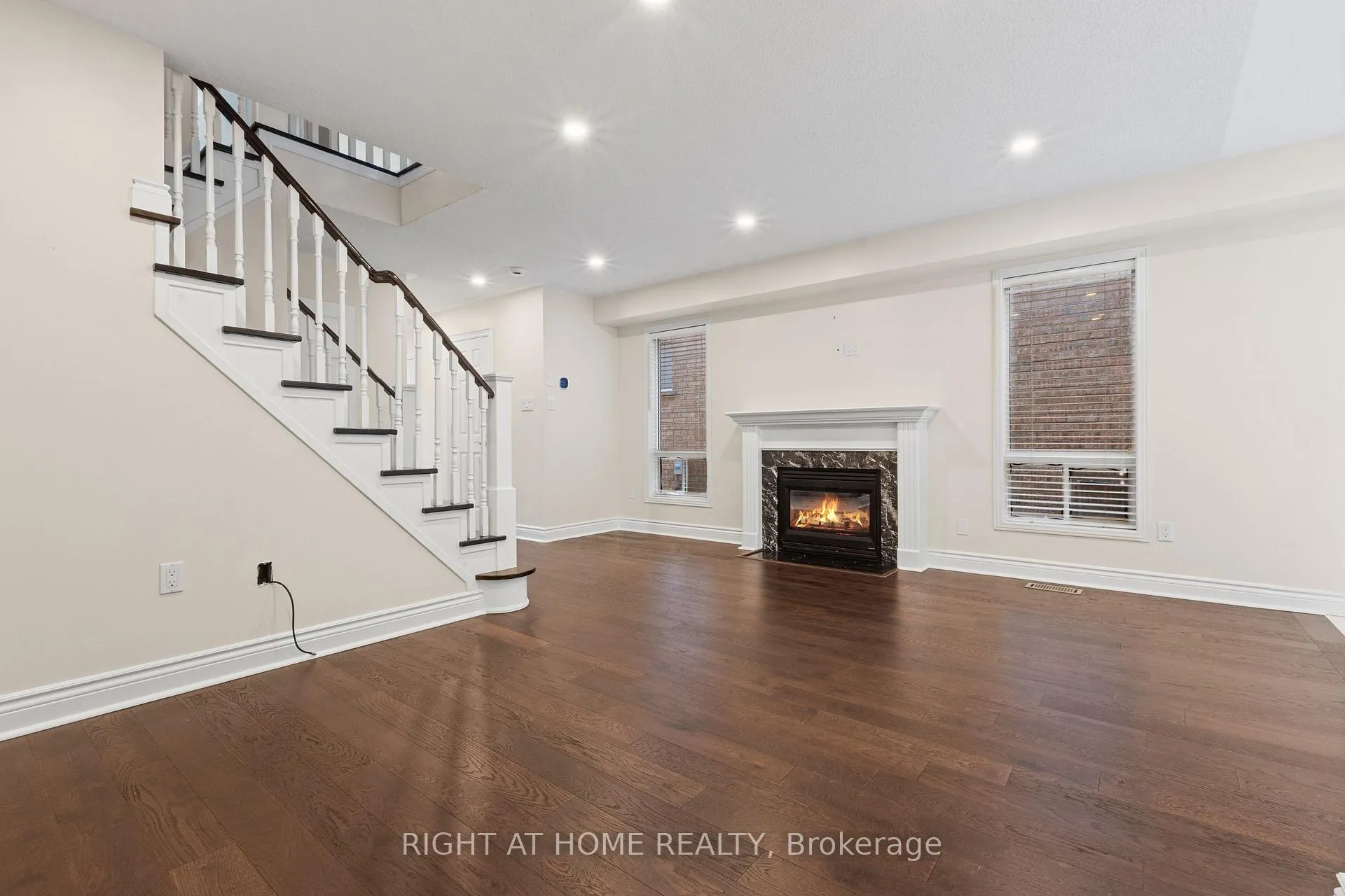 Photo 7 of 1811 Creek Way, Burlington, Uptown — HOMEH