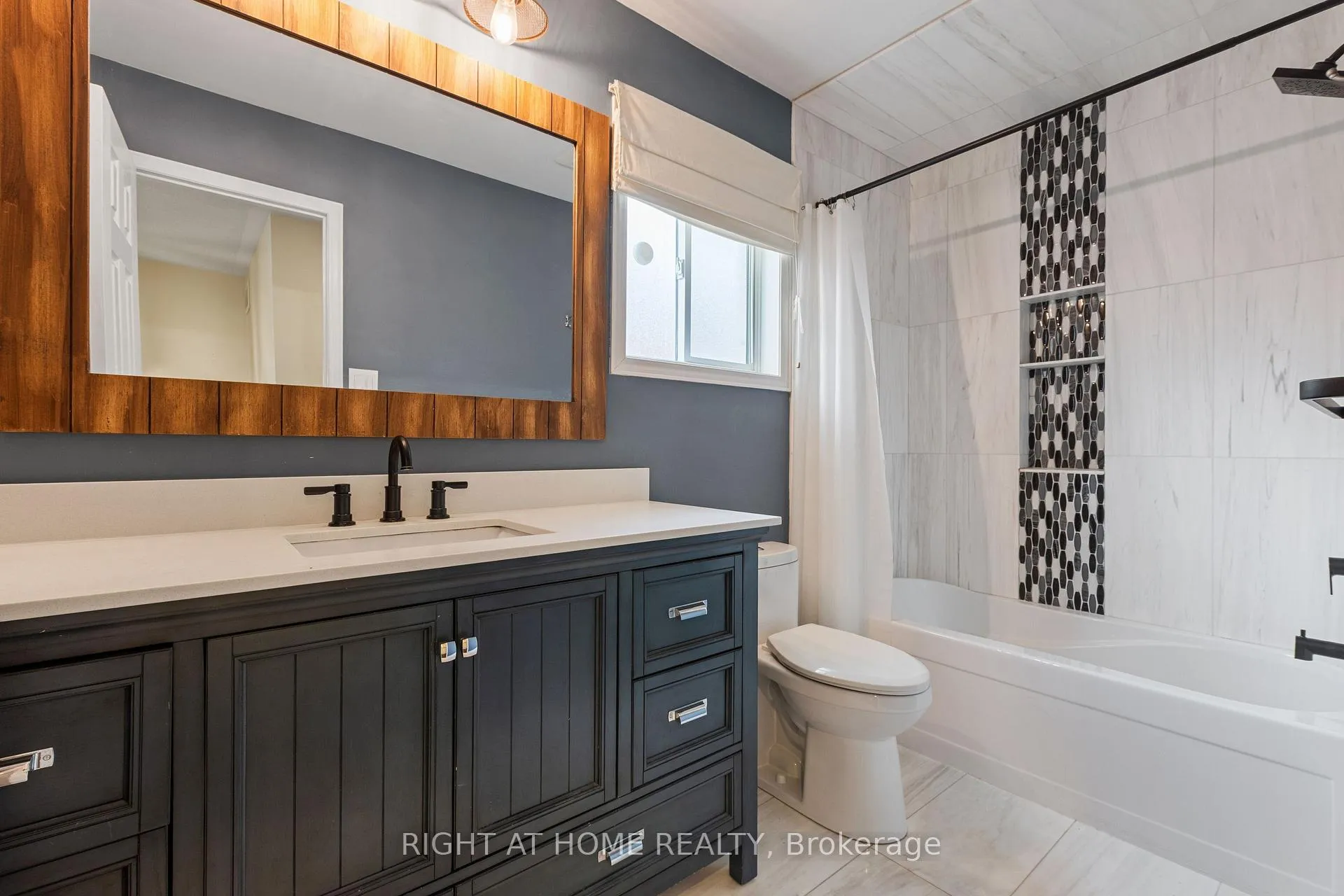 Photo 15 of 1811 Creek Way, Burlington, Uptown — HOMEH