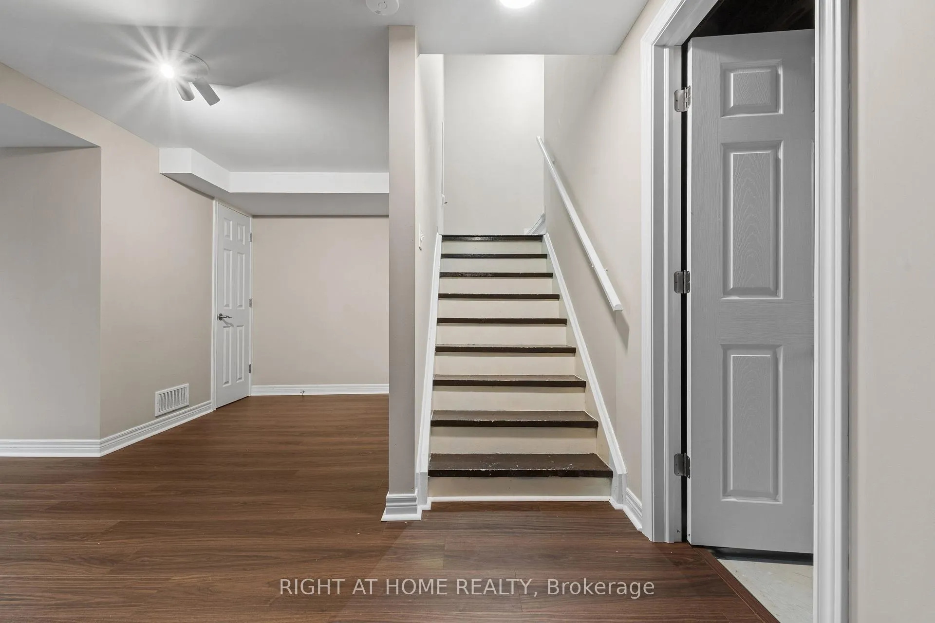 Photo 20 of 1811 Creek Way, Burlington, Uptown — HOMEH