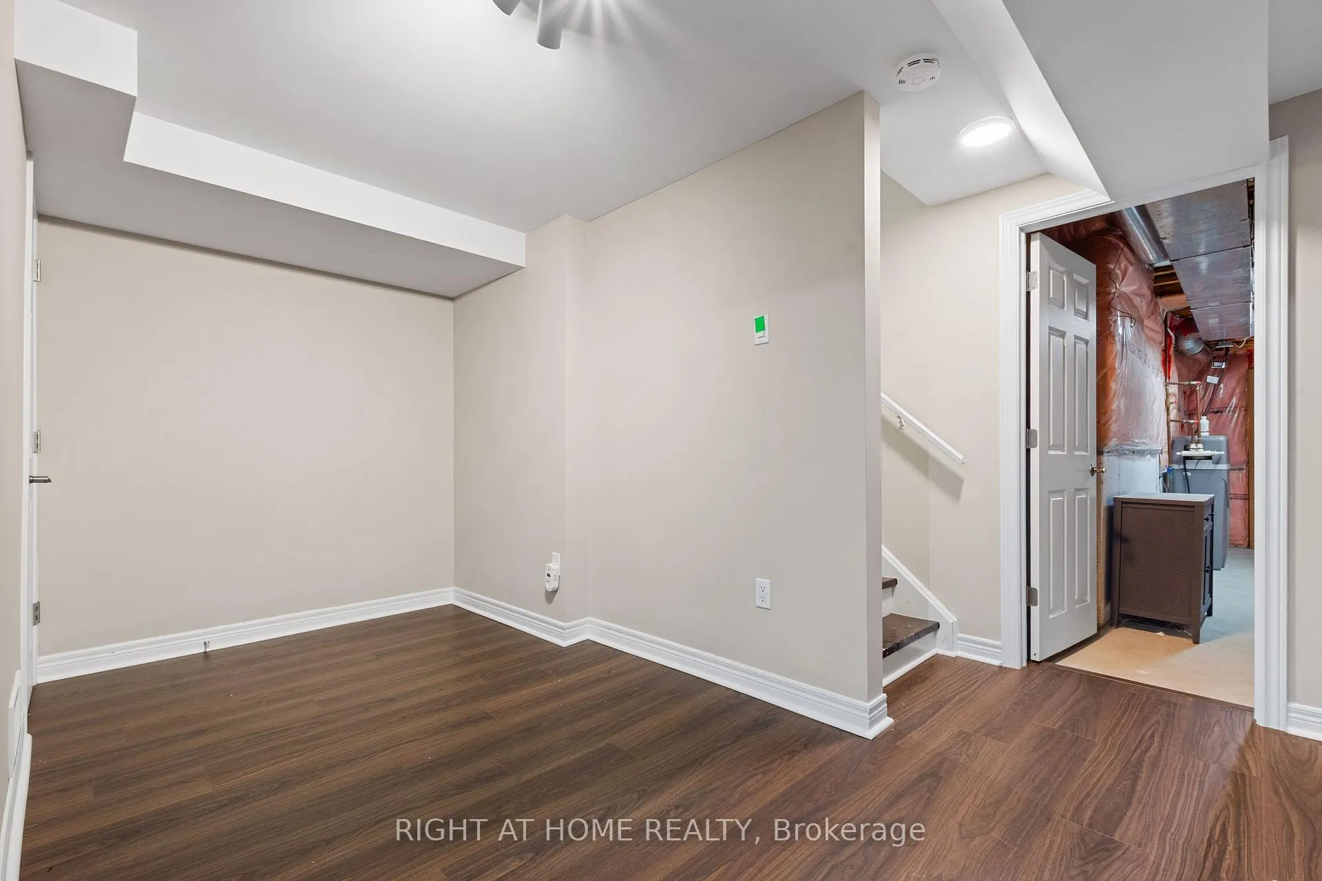 Photo 22 of 1811 Creek Way, Burlington, Uptown — HOMEH
