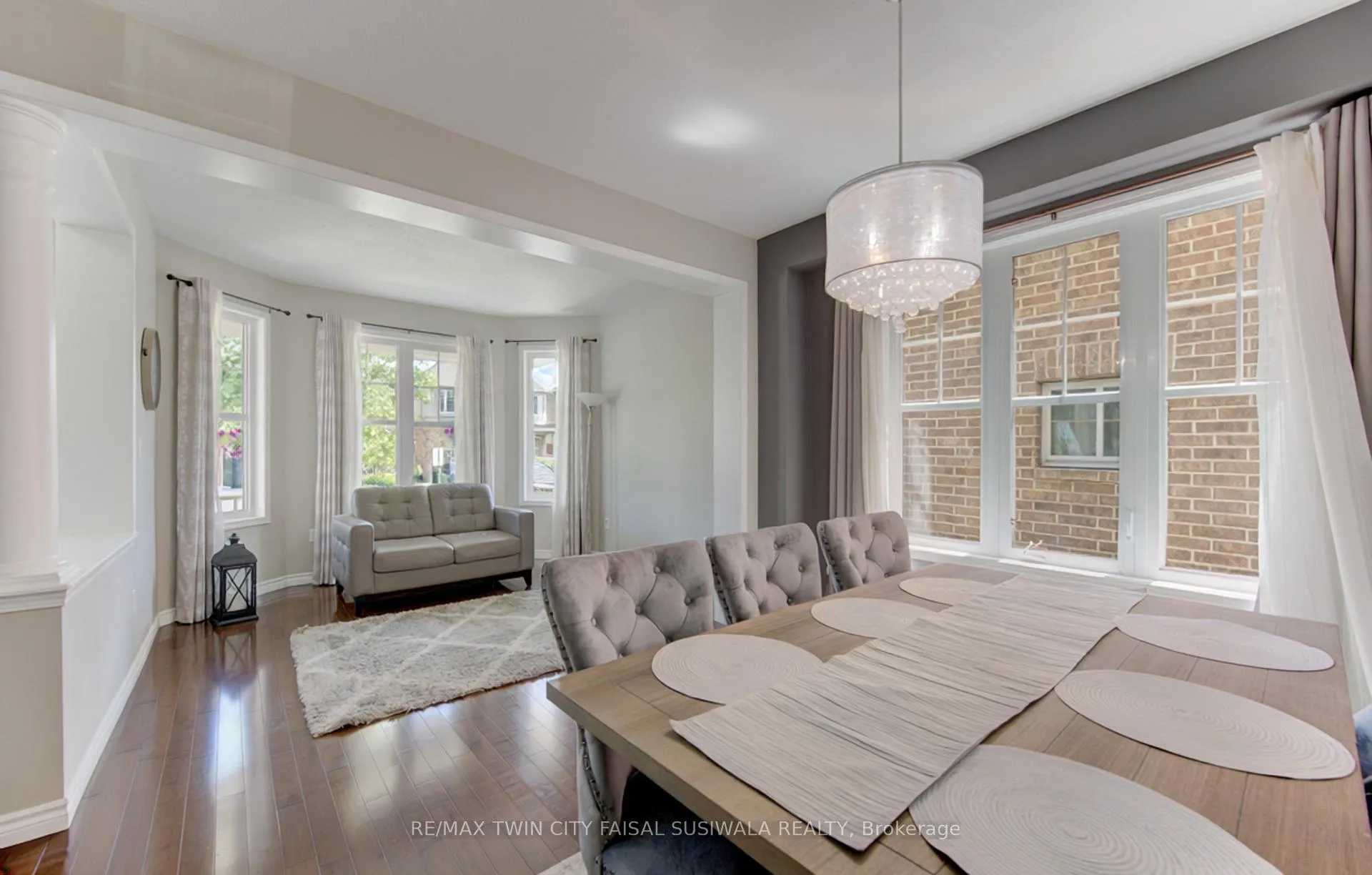 Photo 10 of 184 Fletcher Circle, Cambridge, Silver Heights — HOMEH