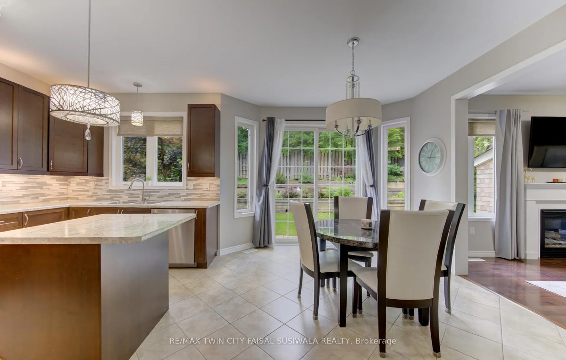 Photo 11 of 184 Fletcher Circle, Cambridge, Silver Heights — HOMEH