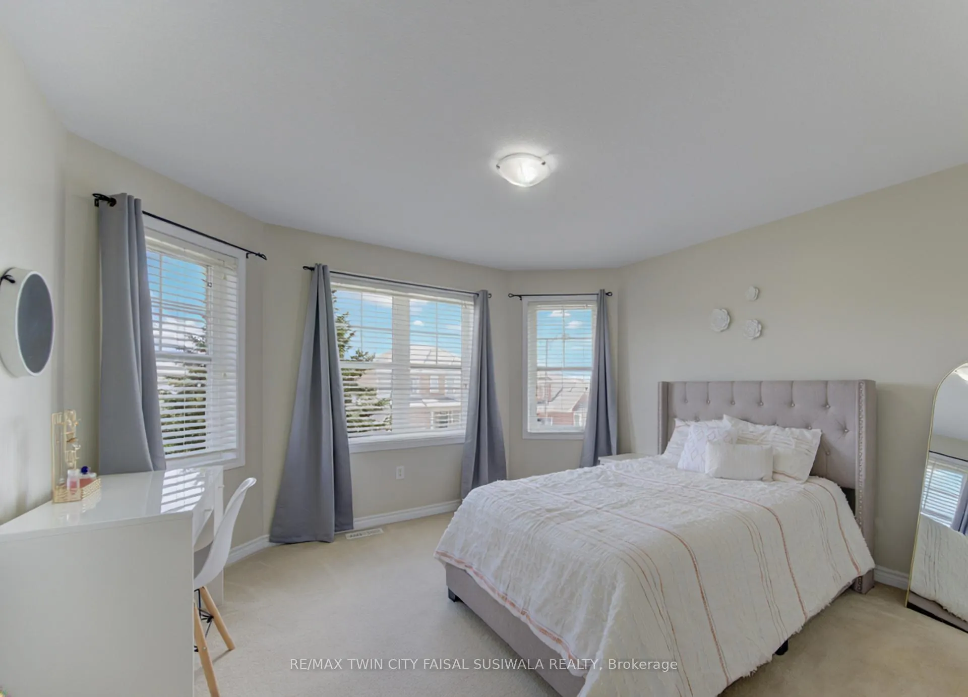 Photo 26 of 184 Fletcher Circle, Cambridge, Silver Heights — HOMEH