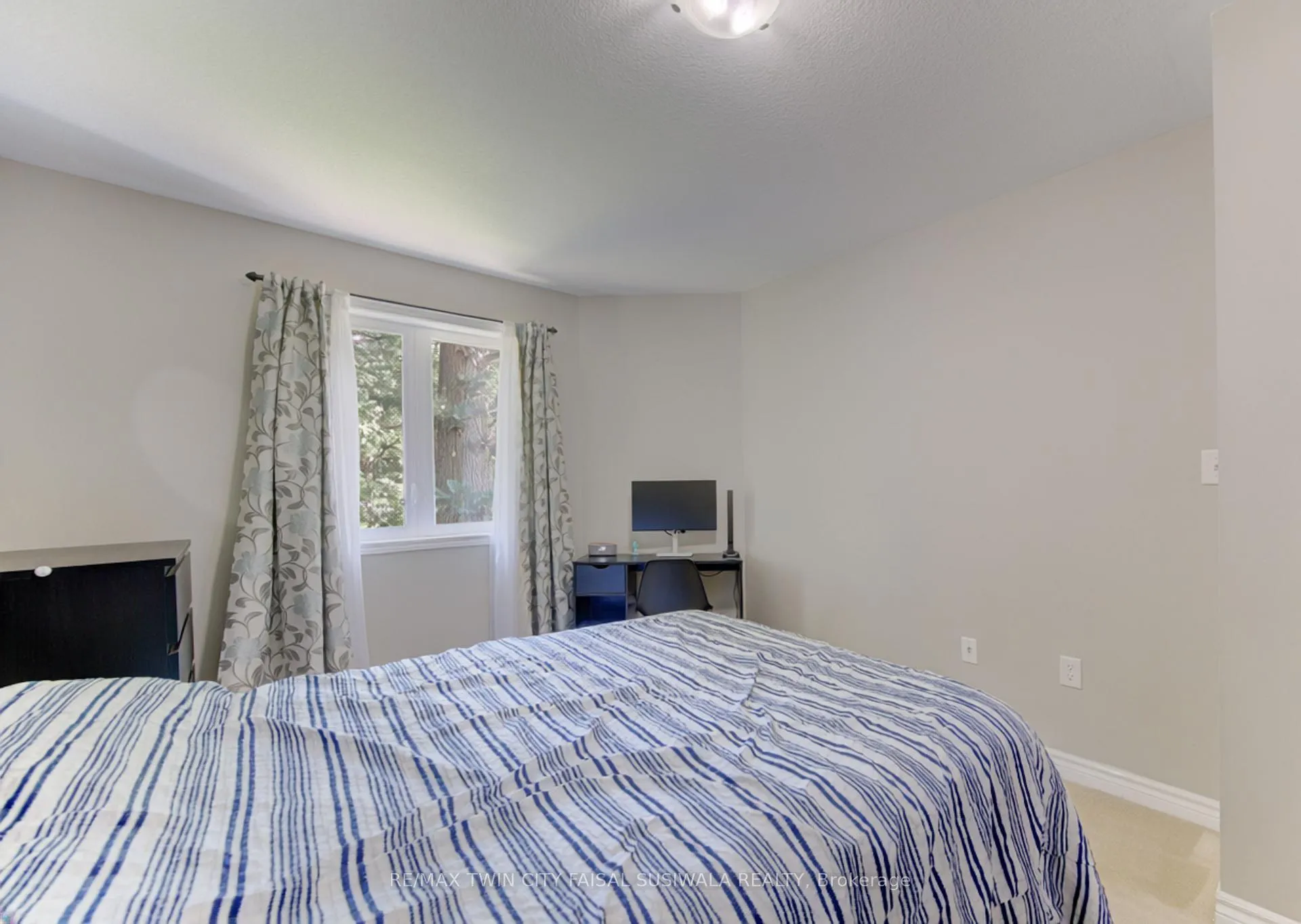 Photo 33 of 184 Fletcher Circle, Cambridge, Silver Heights — HOMEH