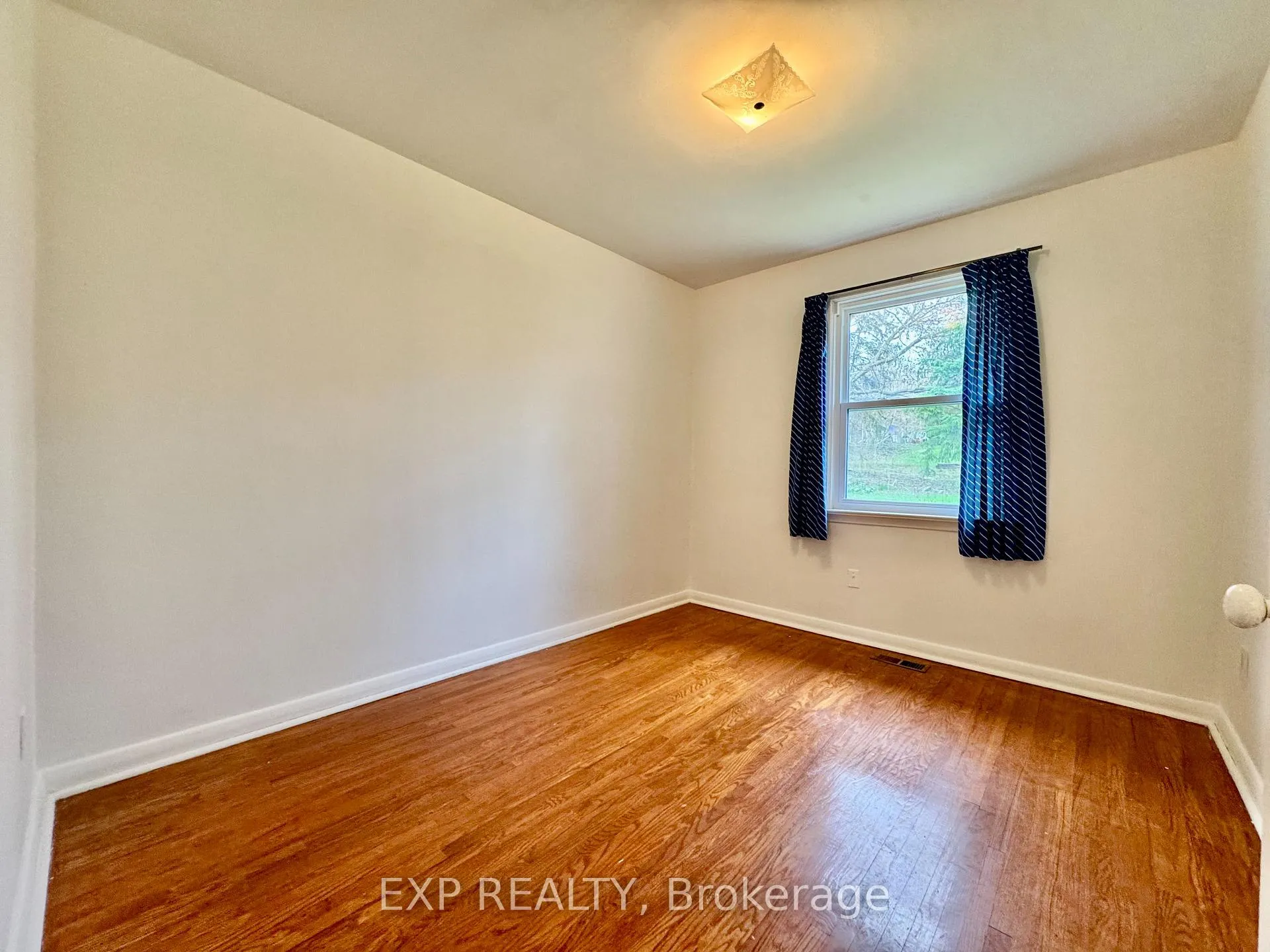 Photo 6 of 29 Bayview Parkway, Newmarket, Huron Heights-Leslie Valley — HOMEH