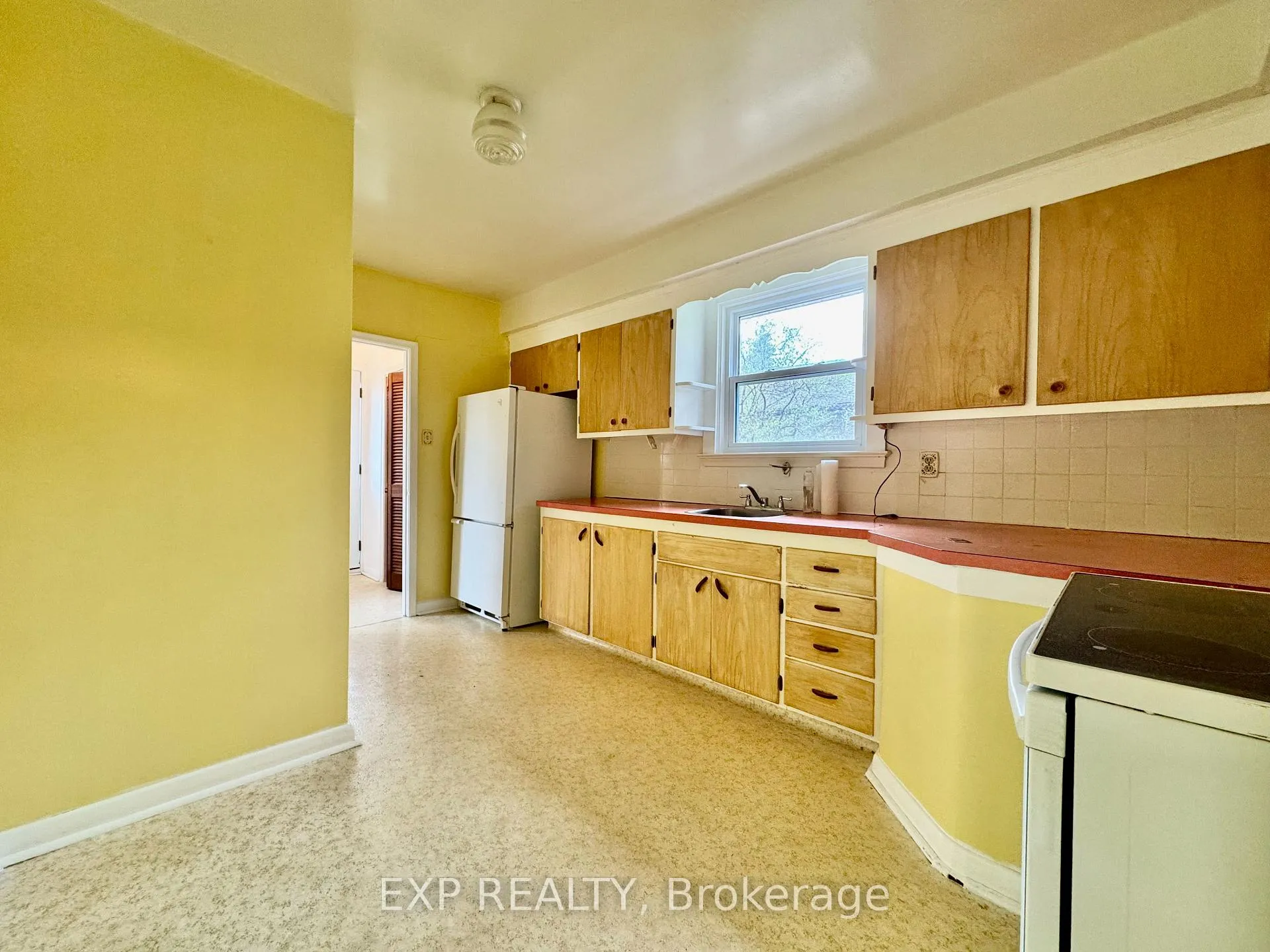 Photo 8 of 29 Bayview Parkway, Newmarket, Huron Heights-Leslie Valley — HOMEH