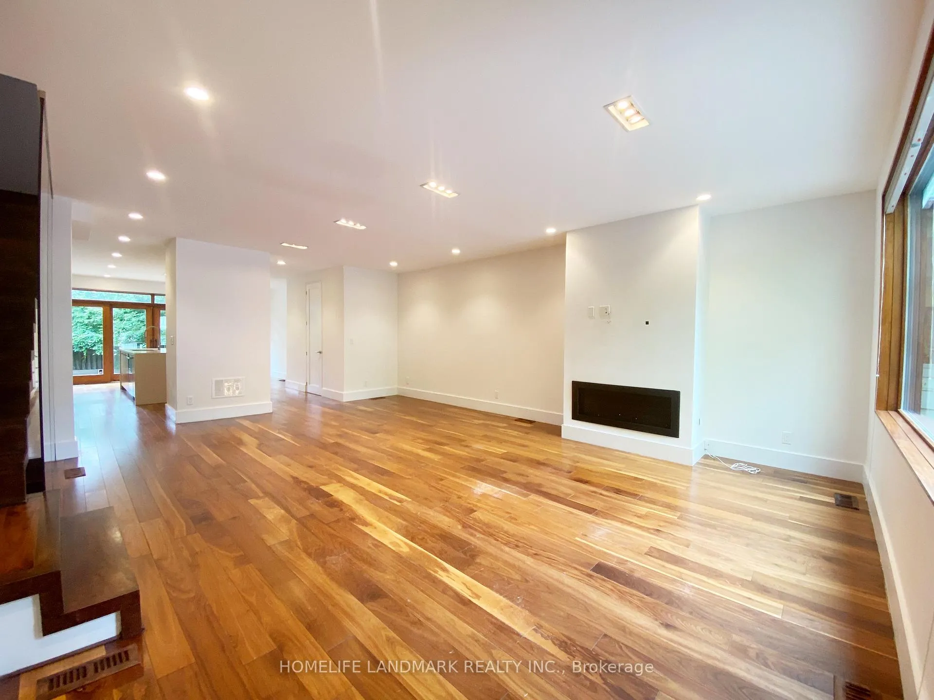 Photo 2 of 32 Elmer Avenue, Toronto, The Beaches — HOMEH