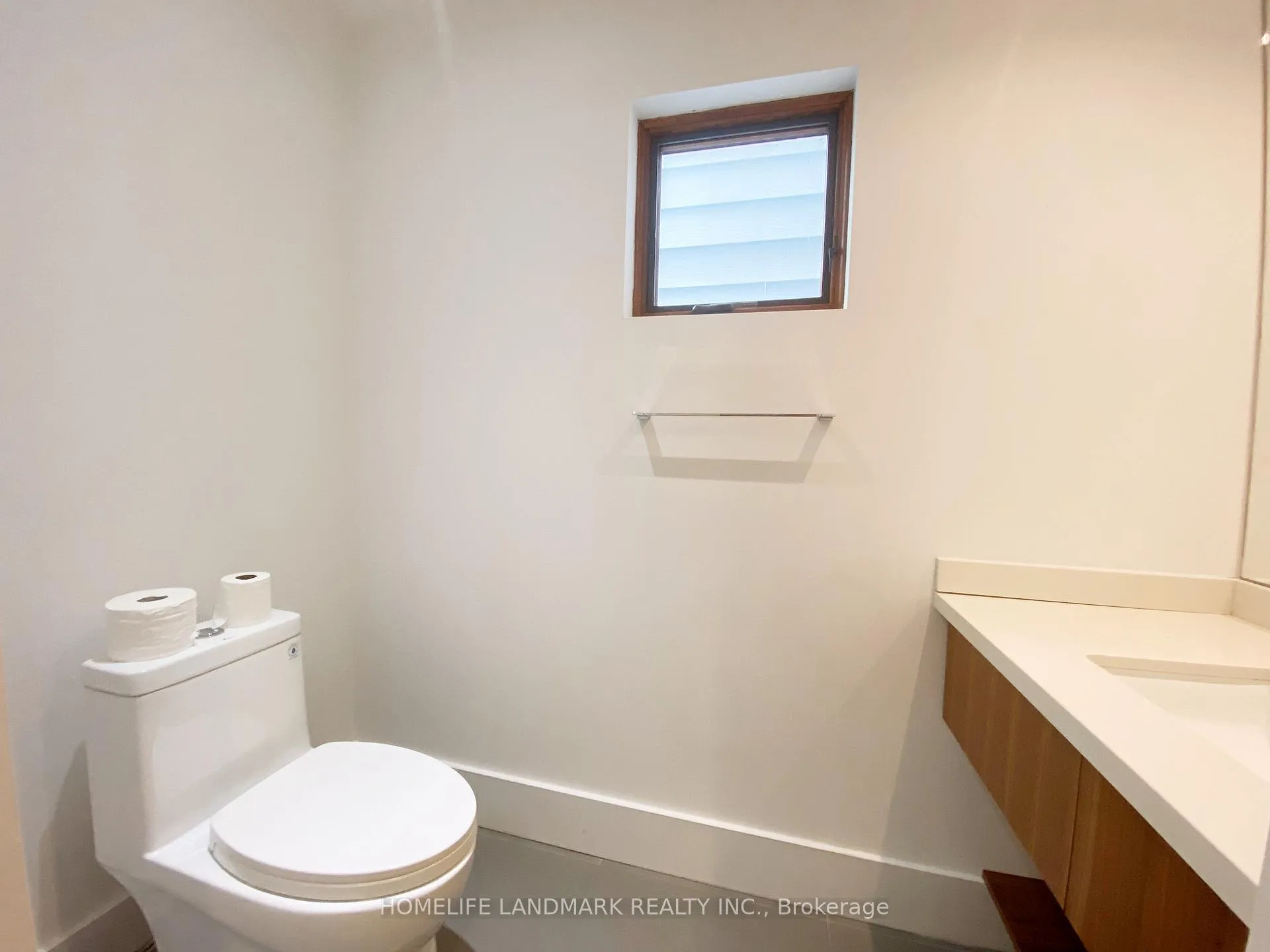 Photo 8 of 32 Elmer Avenue, Toronto, The Beaches — HOMEH