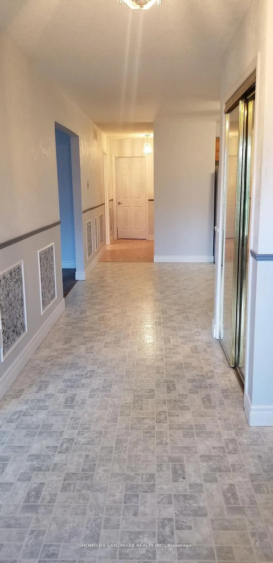 Photo 3 of 33 Elora Drive, Hamilton, Fessenden — HOMEH