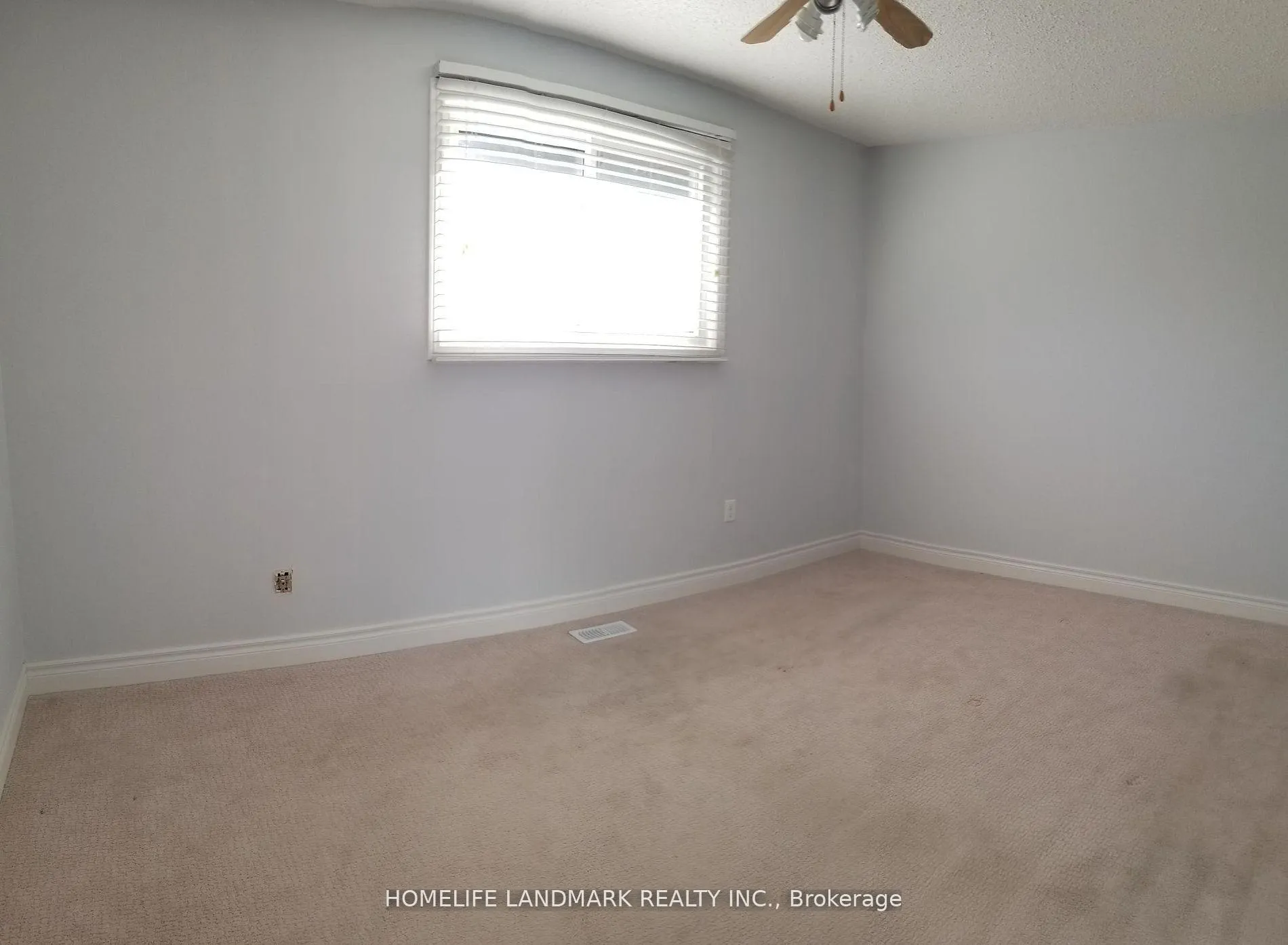 Photo 8 of 33 Elora Drive, Hamilton, Fessenden — HOMEH
