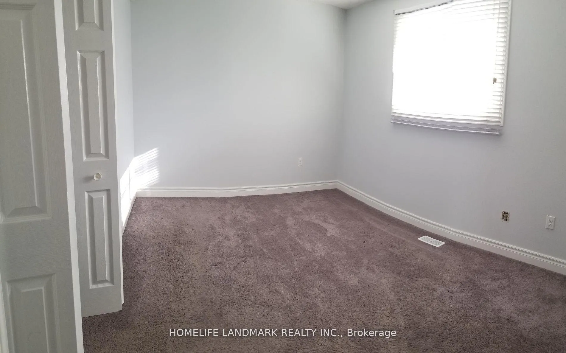 Photo 10 of 33 Elora Drive, Hamilton, Fessenden — HOMEH