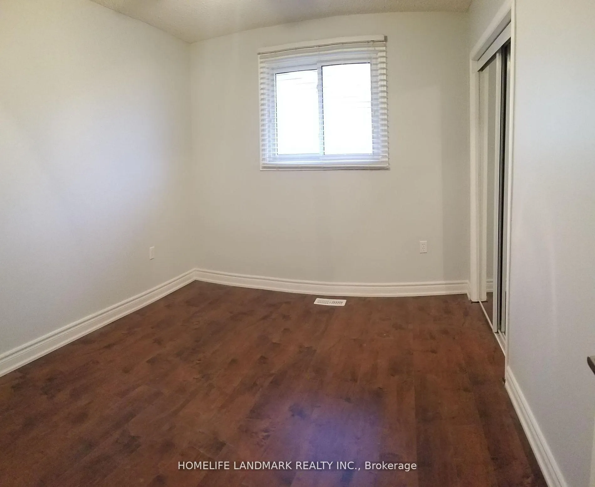 Photo 13 of 33 Elora Drive, Hamilton, Fessenden — HOMEH