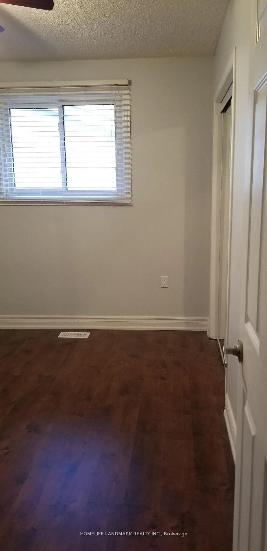 Photo 14 of 33 Elora Drive, Hamilton, Fessenden — HOMEH