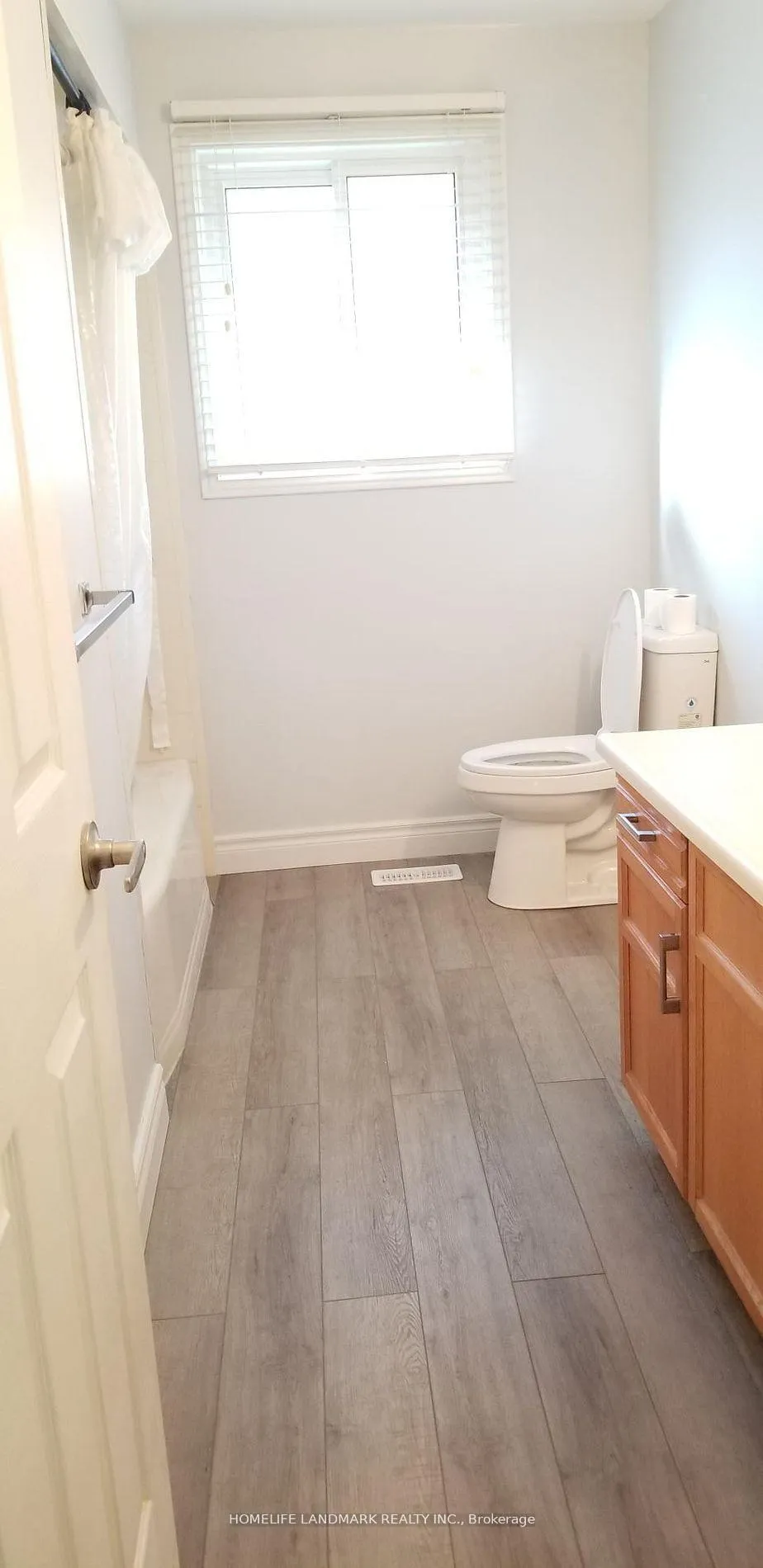 Photo 15 of 33 Elora Drive, Hamilton, Fessenden — HOMEH