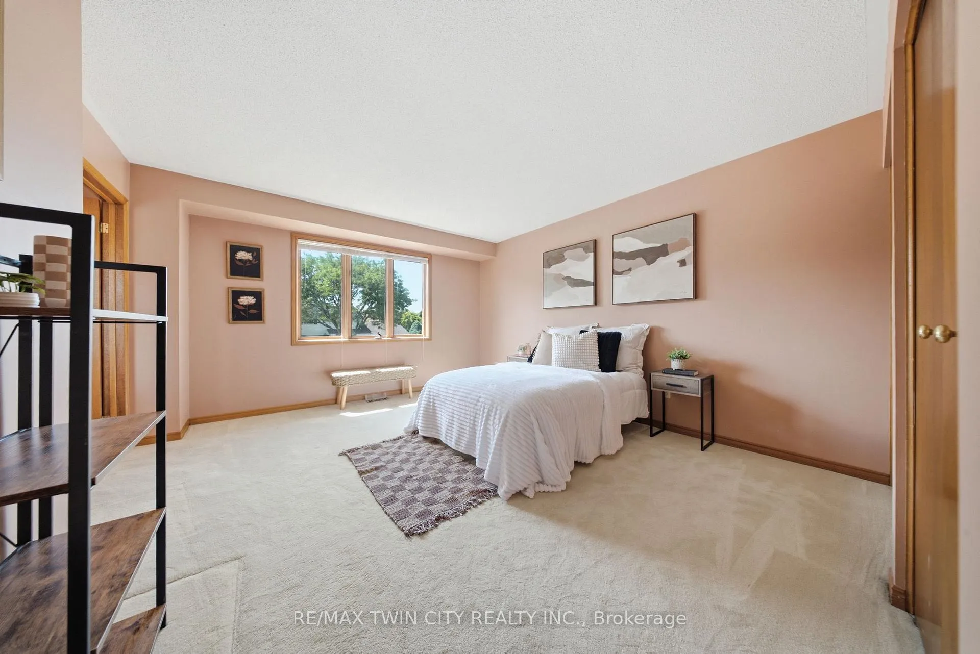 Photo 27 of 22 Colonial Crescent, Brantford, Cedarland — HOMEH