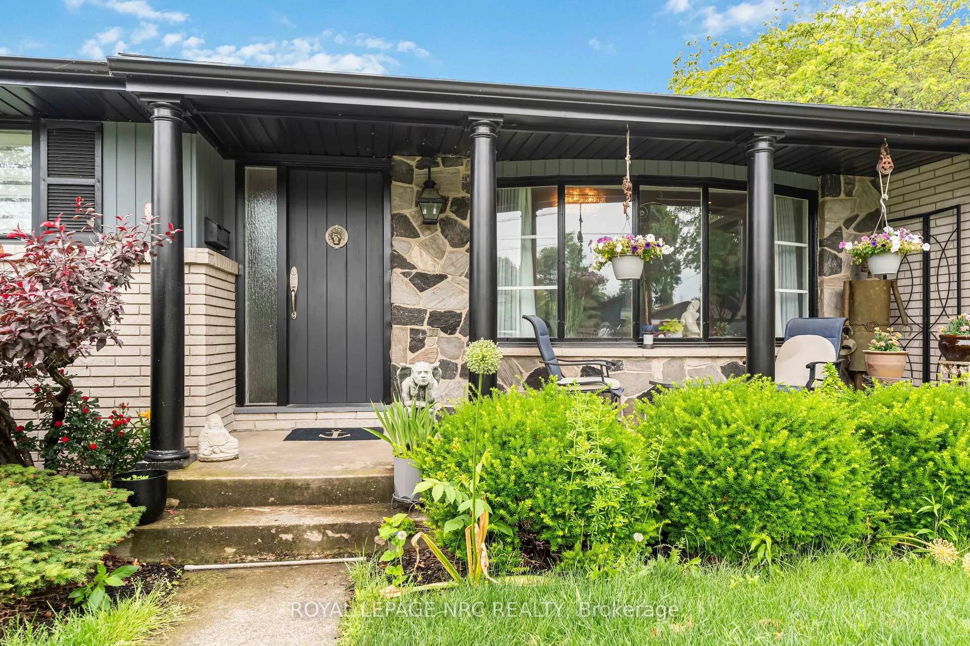 Photo 4 of 9 Cartier Drive, St. Catharines, Vine/Linwell — HOMEH