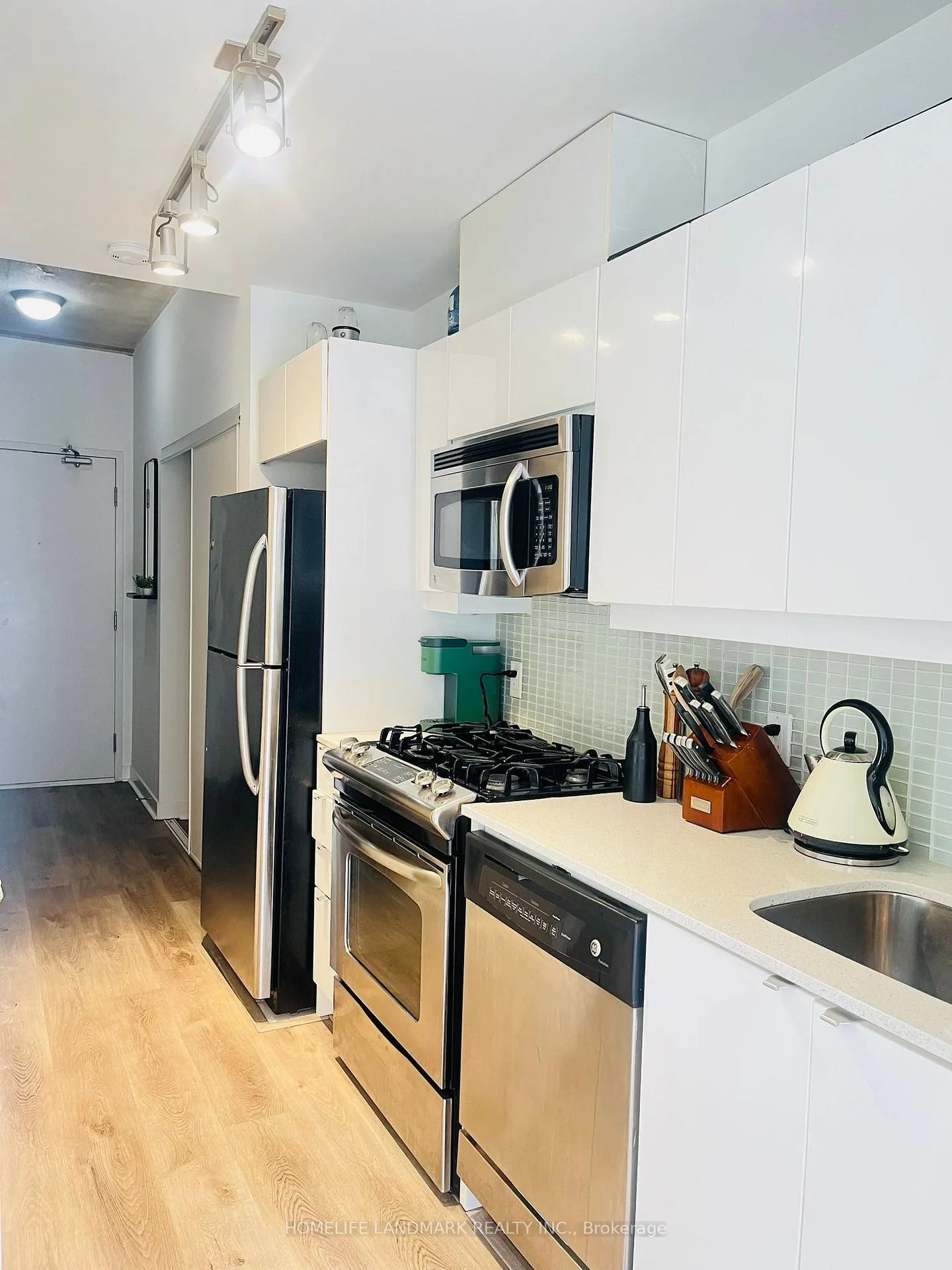 Photo 4 of Unit 309, 127 Queen Street E, Toronto, Church-Yonge Corridor — HOMEH