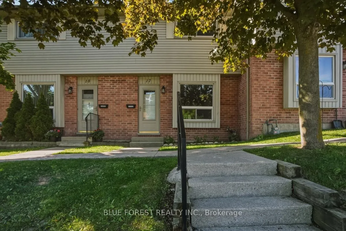 Front of Unit 17, 226 Highview Avenue W