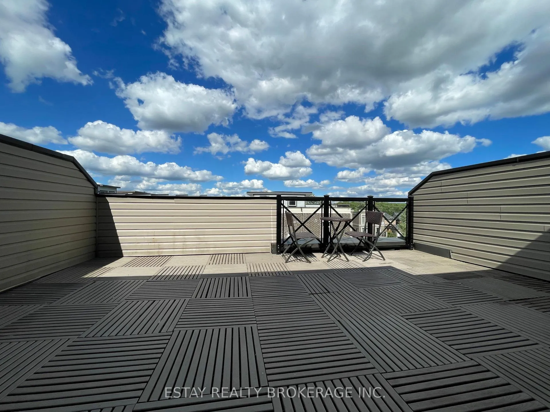 Front of Unit 2118, 2 Westmeath Lane